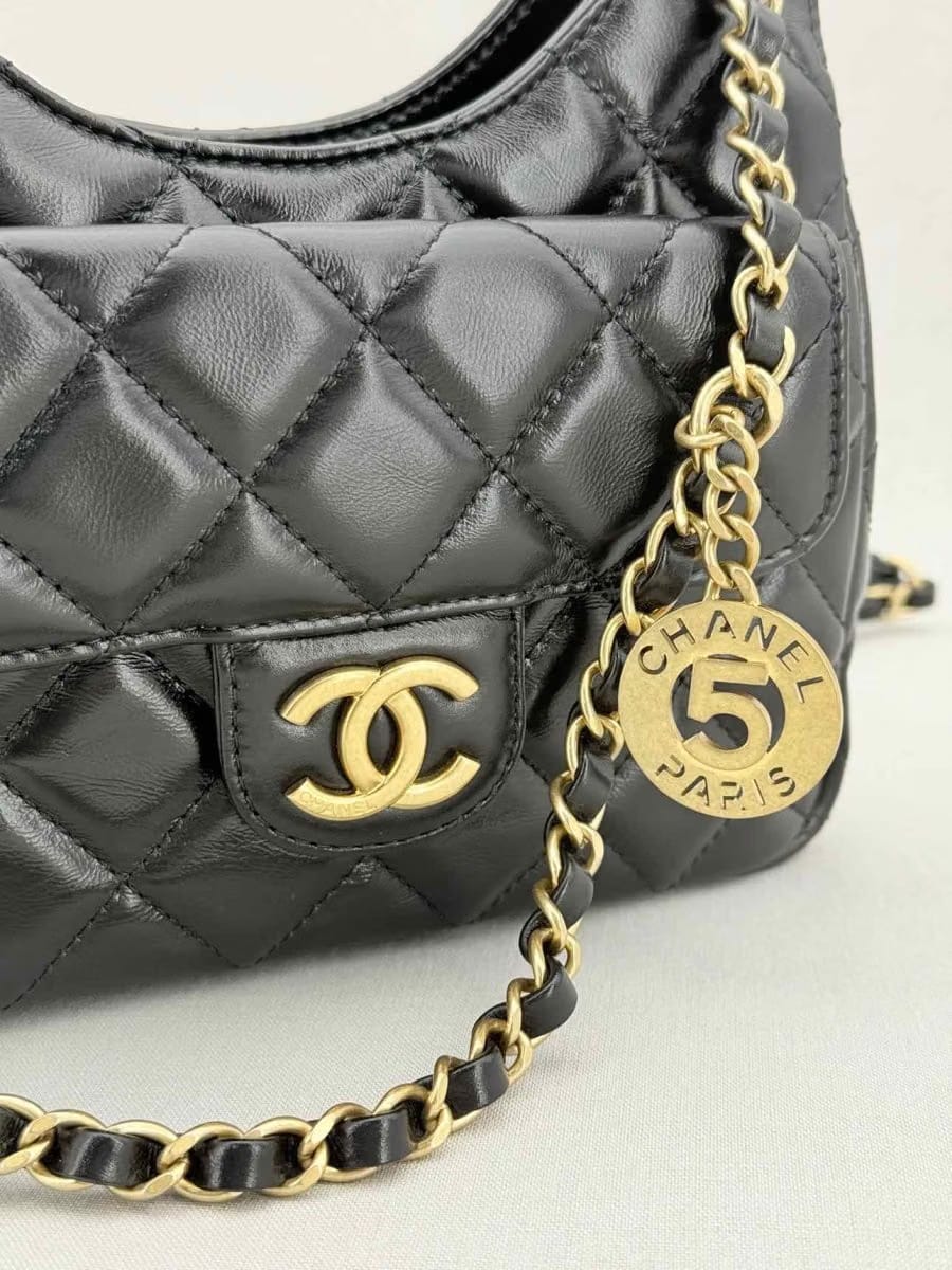 CHANEL Wavy CC Hobo Black Quilted Shoulder Bag