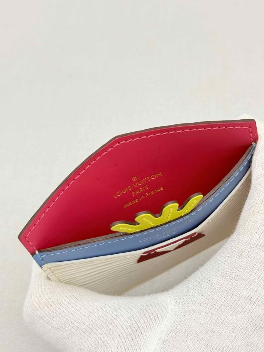 LOUIS VUITTON Off-white Card Holder