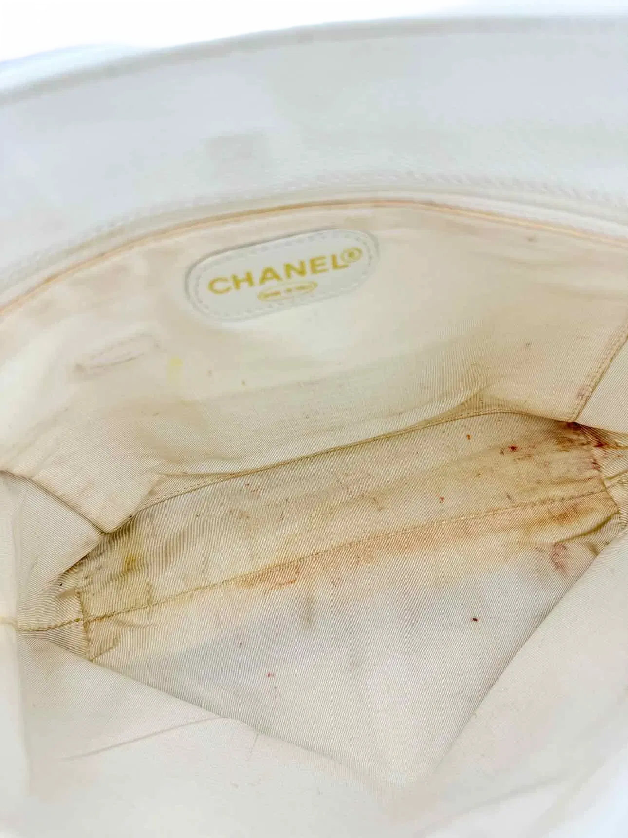 CHANEL White Shoulder Bag