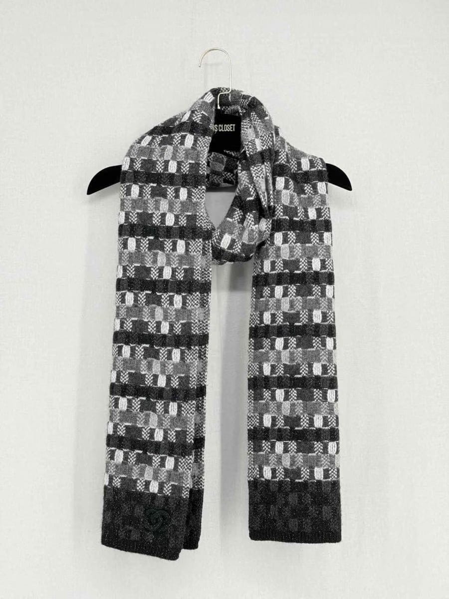 CHANEL Black & White Checked Scarf