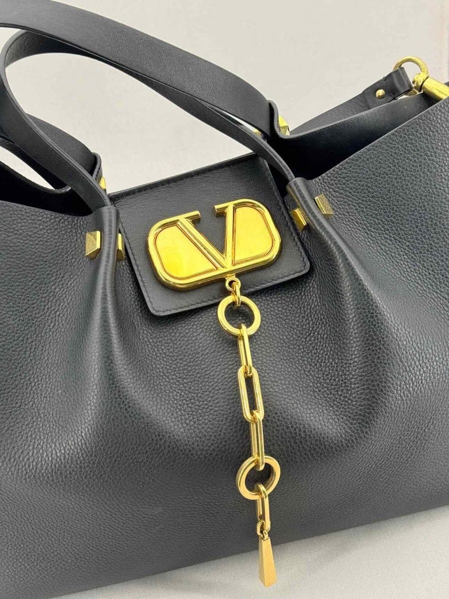 VALENTINO GARAVANI VLogo Escape Black Tote Bag