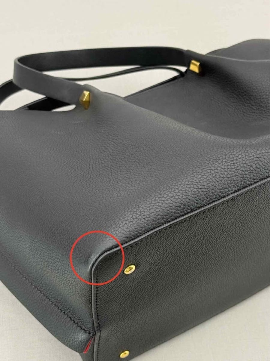 VALENTINO GARAVANI VLogo Escape Black Tote Bag