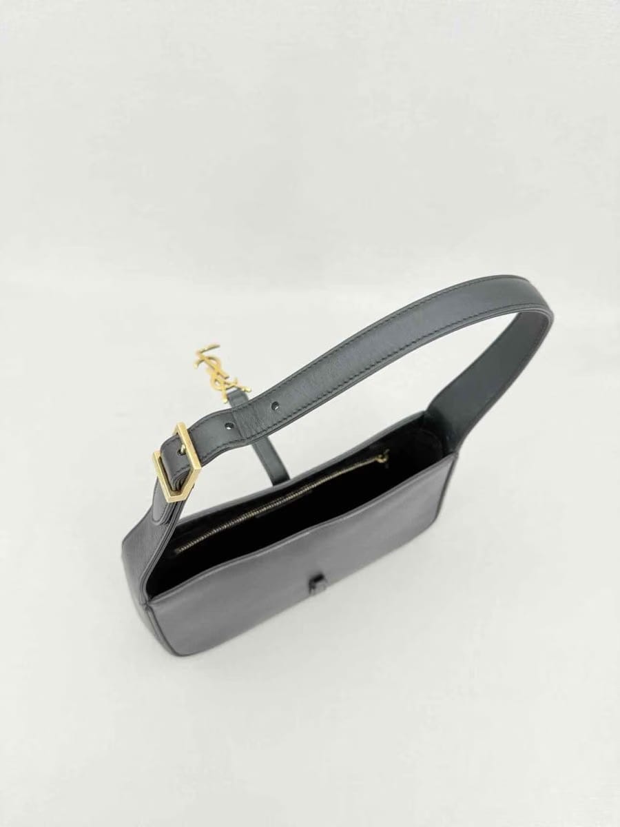 SAINT LAURENT LE 5 À 7 Black Shoulder Bag