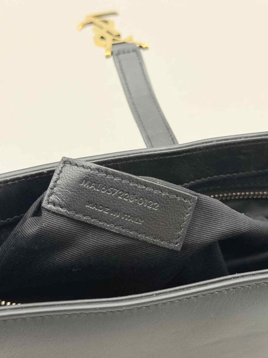 SAINT LAURENT LE 5 À 7 Black Shoulder Bag