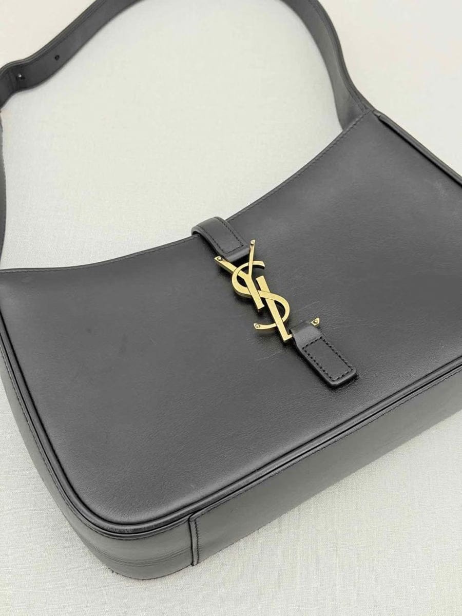 SAINT LAURENT LE 5 À 7 Black Shoulder Bag