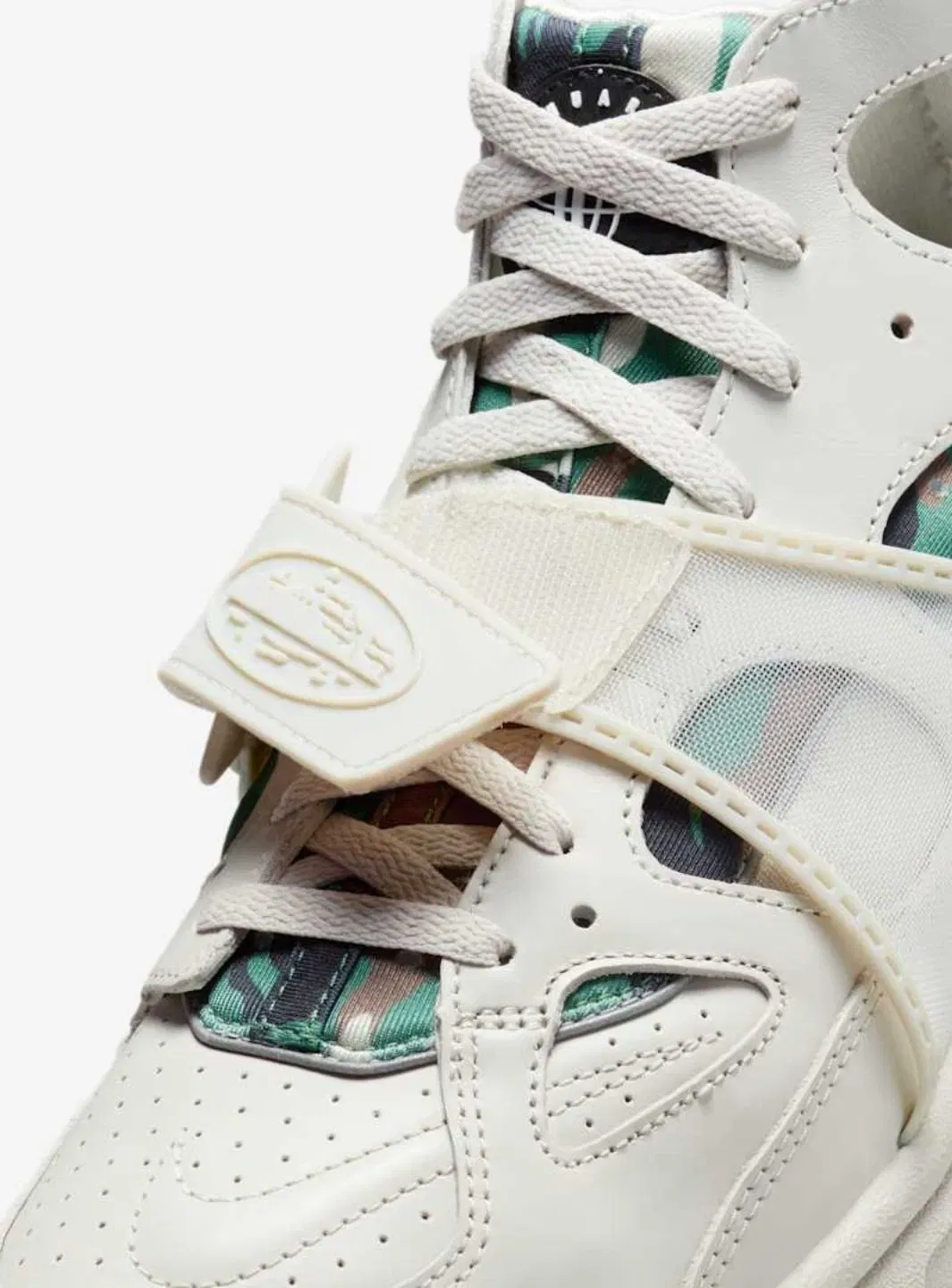 Corteiz Nike Air Trainer Huarache Corteiz Light Bone