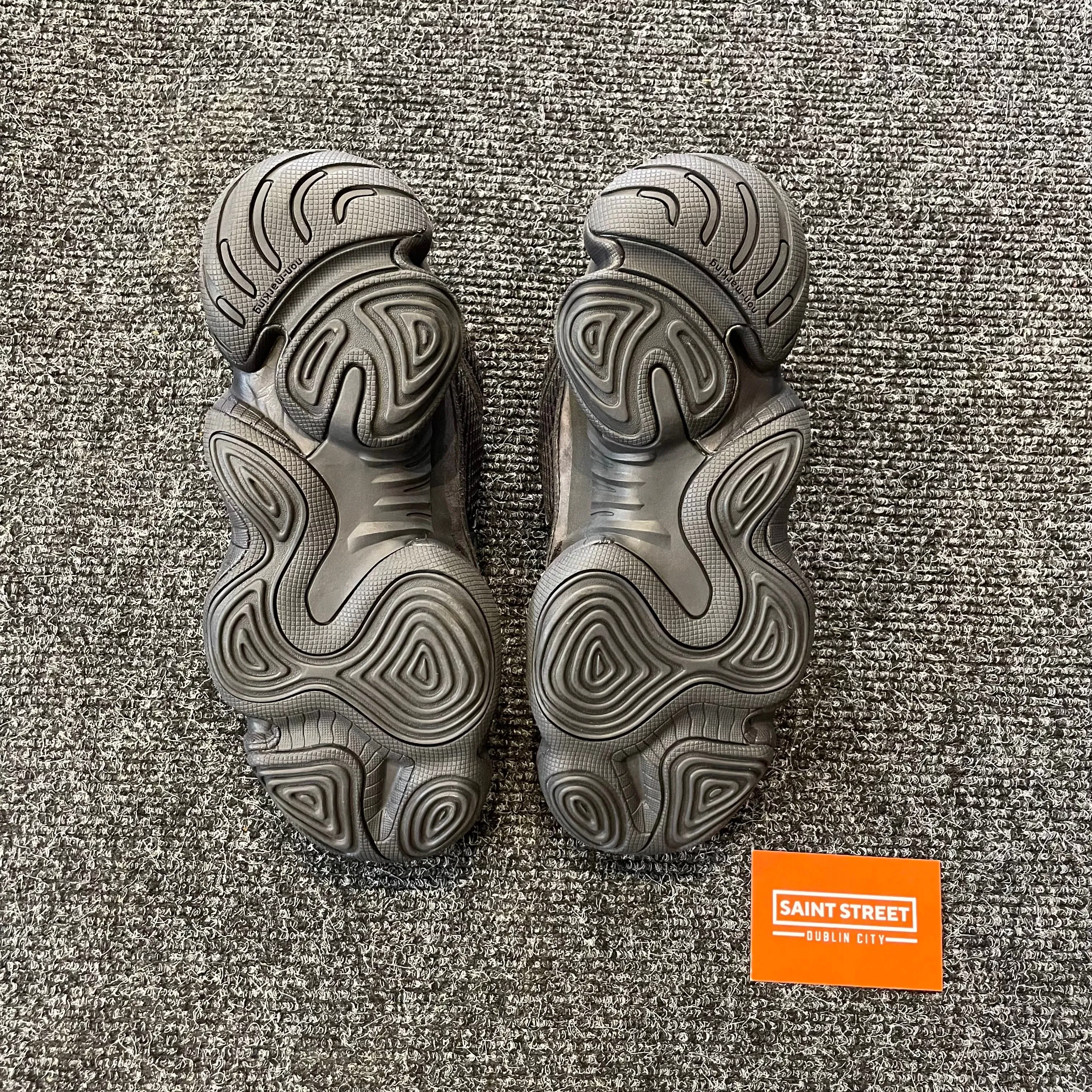 Yeezy 500 Triple Black