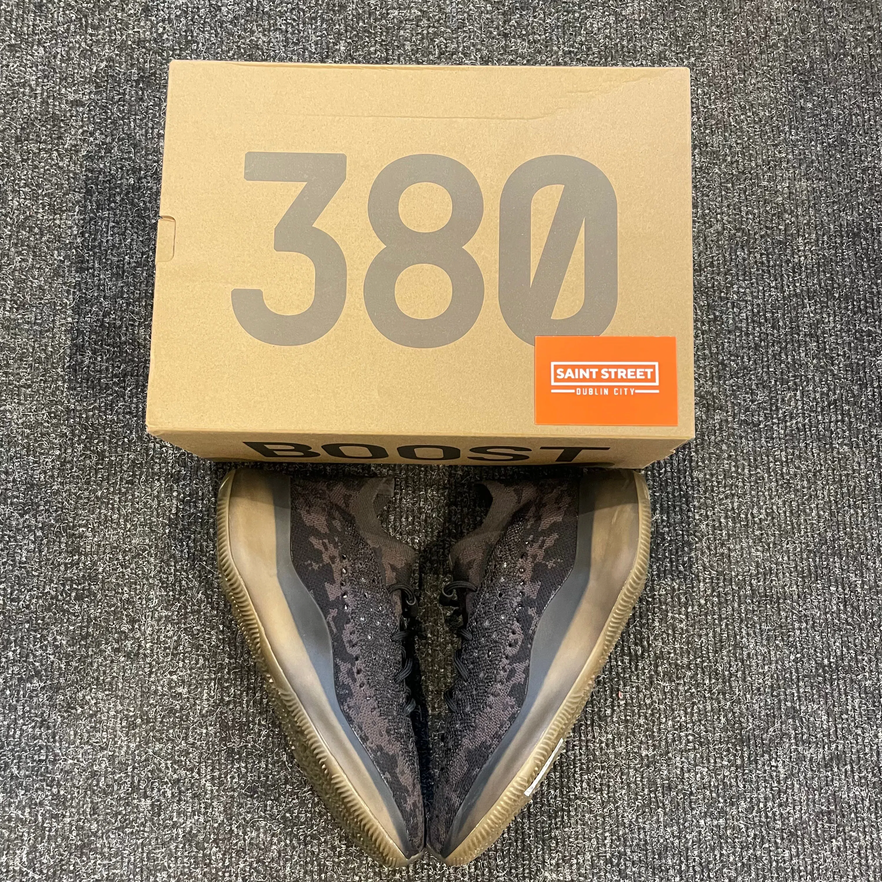 Yeezy 380 'Oynx'