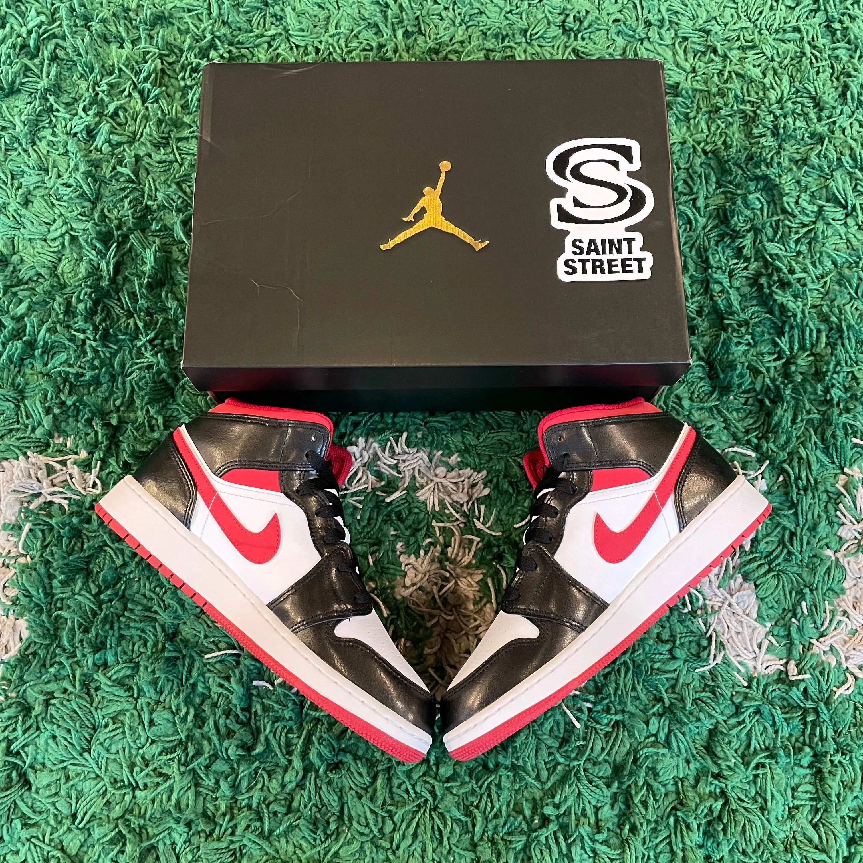 Air Jordan 1 Mid 'Gym Red' (GS)