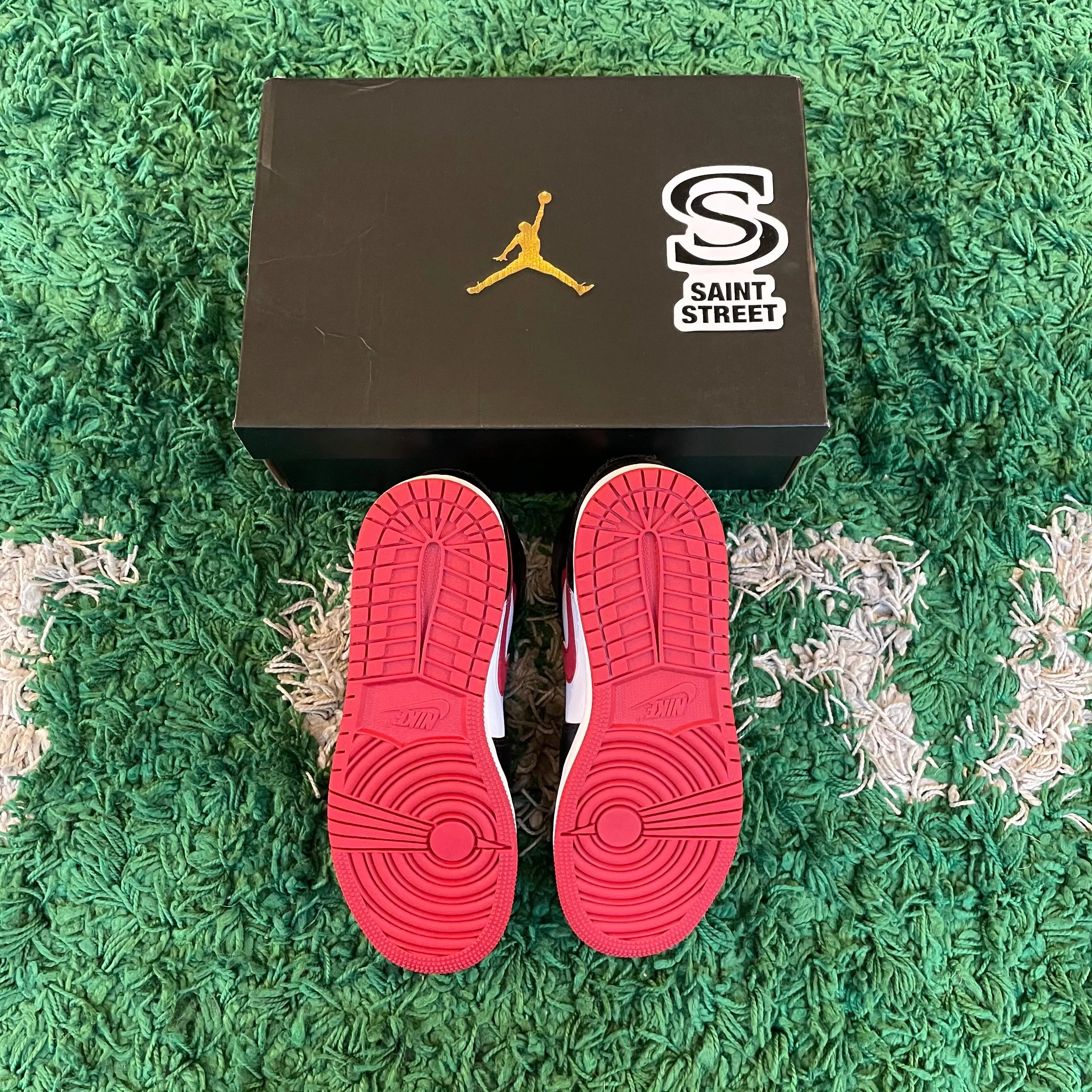 Air Jordan 1 Mid 'Gym Red' (GS)
