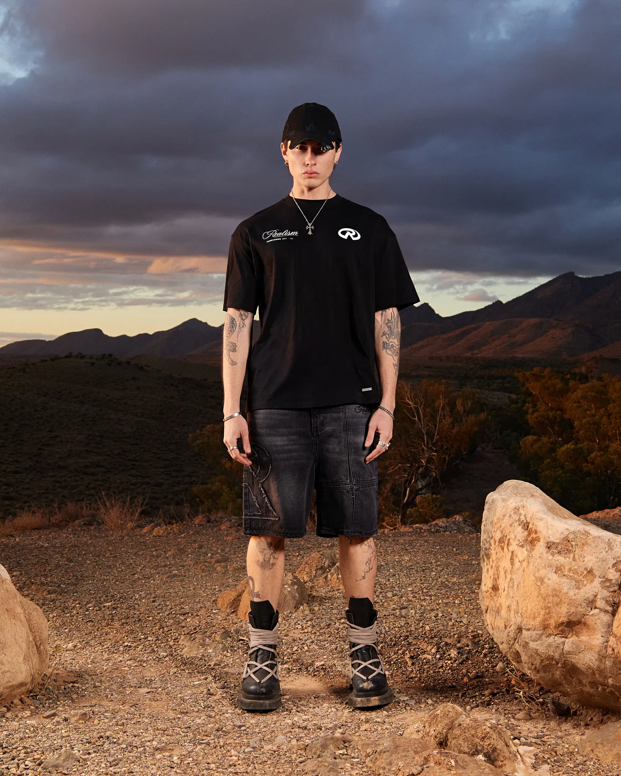 Realism SSS REALISM HOMECOMING TEE V2 BLACK