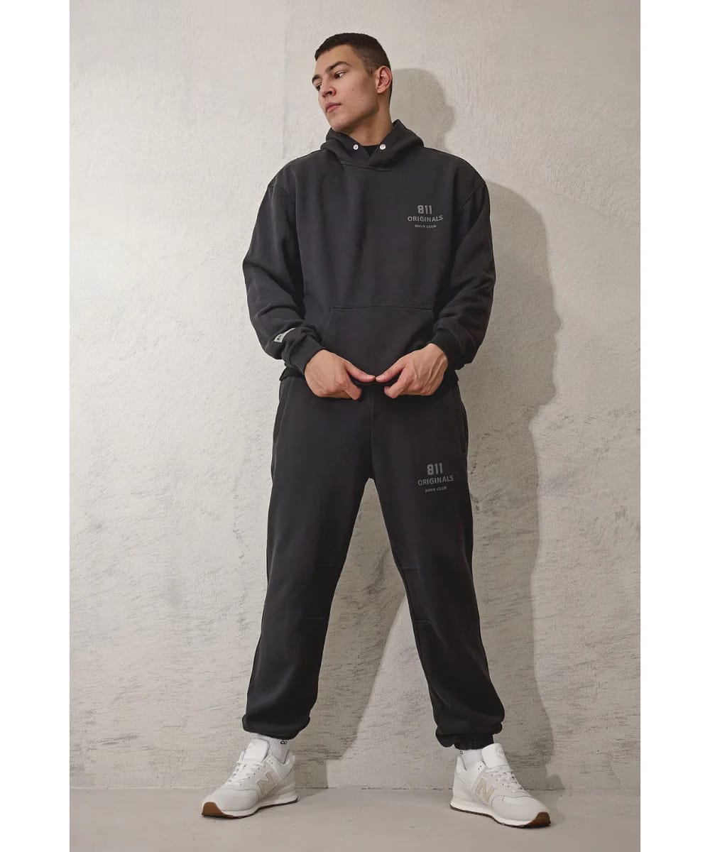 811 Originals Unisex Boys Club Sweatpants (Black Wash)