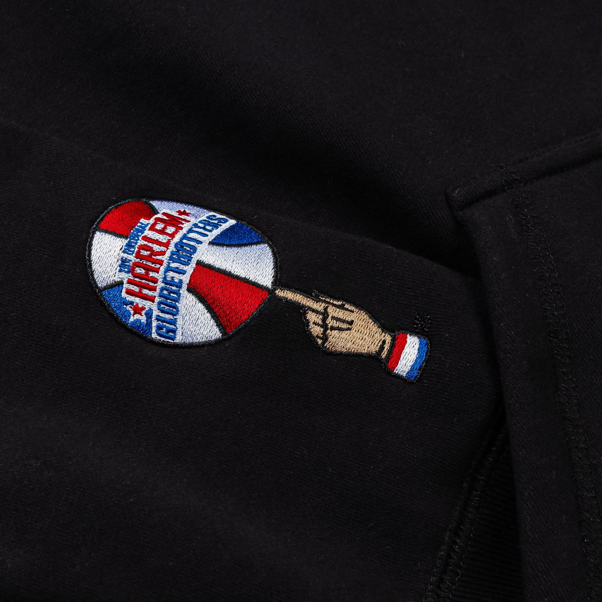HARLEM GLOBETROTTERS X SP SP x Harlem Globetrotters World Famous Pullover Mens Hoodie (Black/Red)