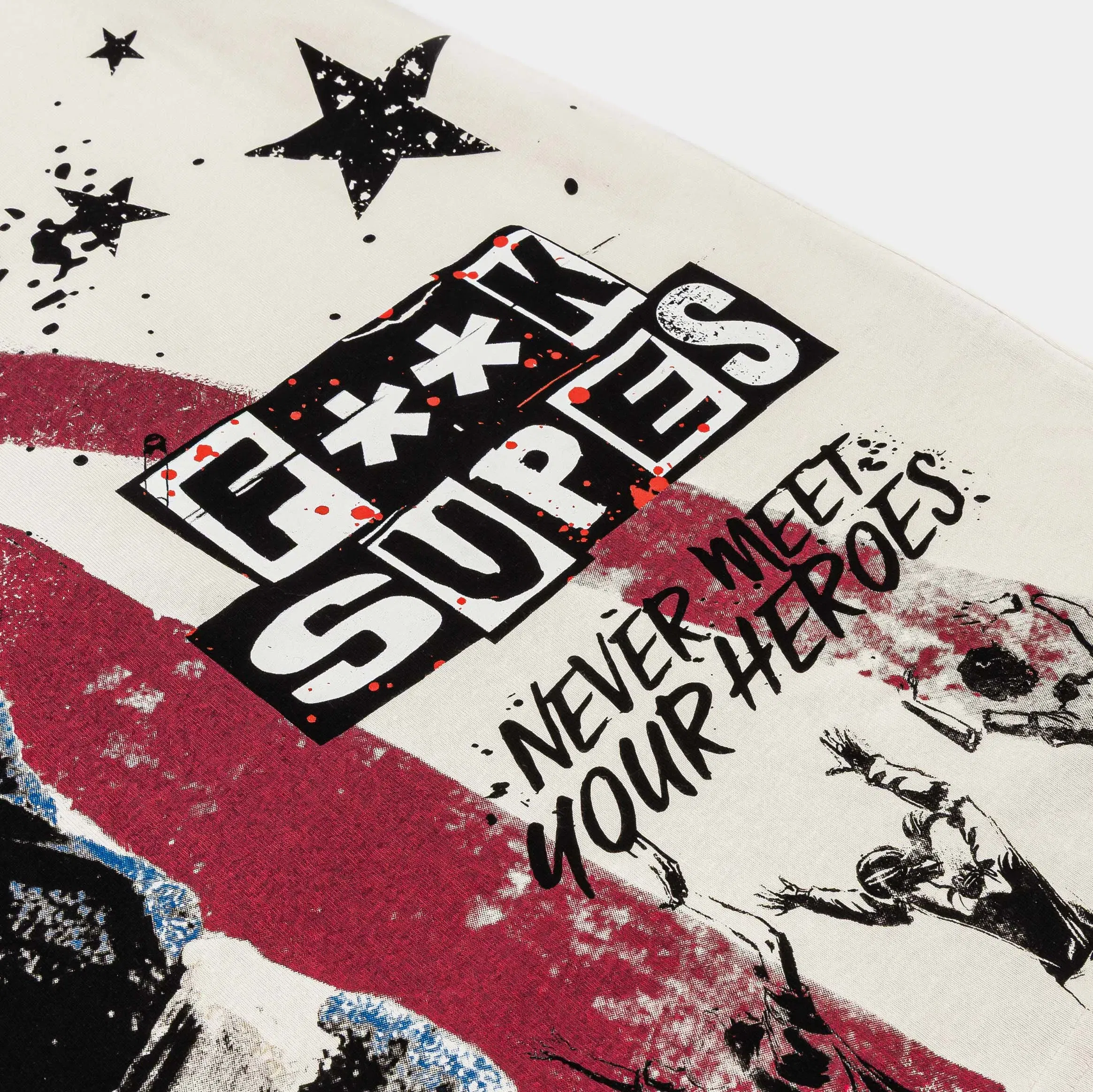 THE BOYS X SP SP x The Boys Heroes Mens Short Sleeve Shirt (Beige/Red)