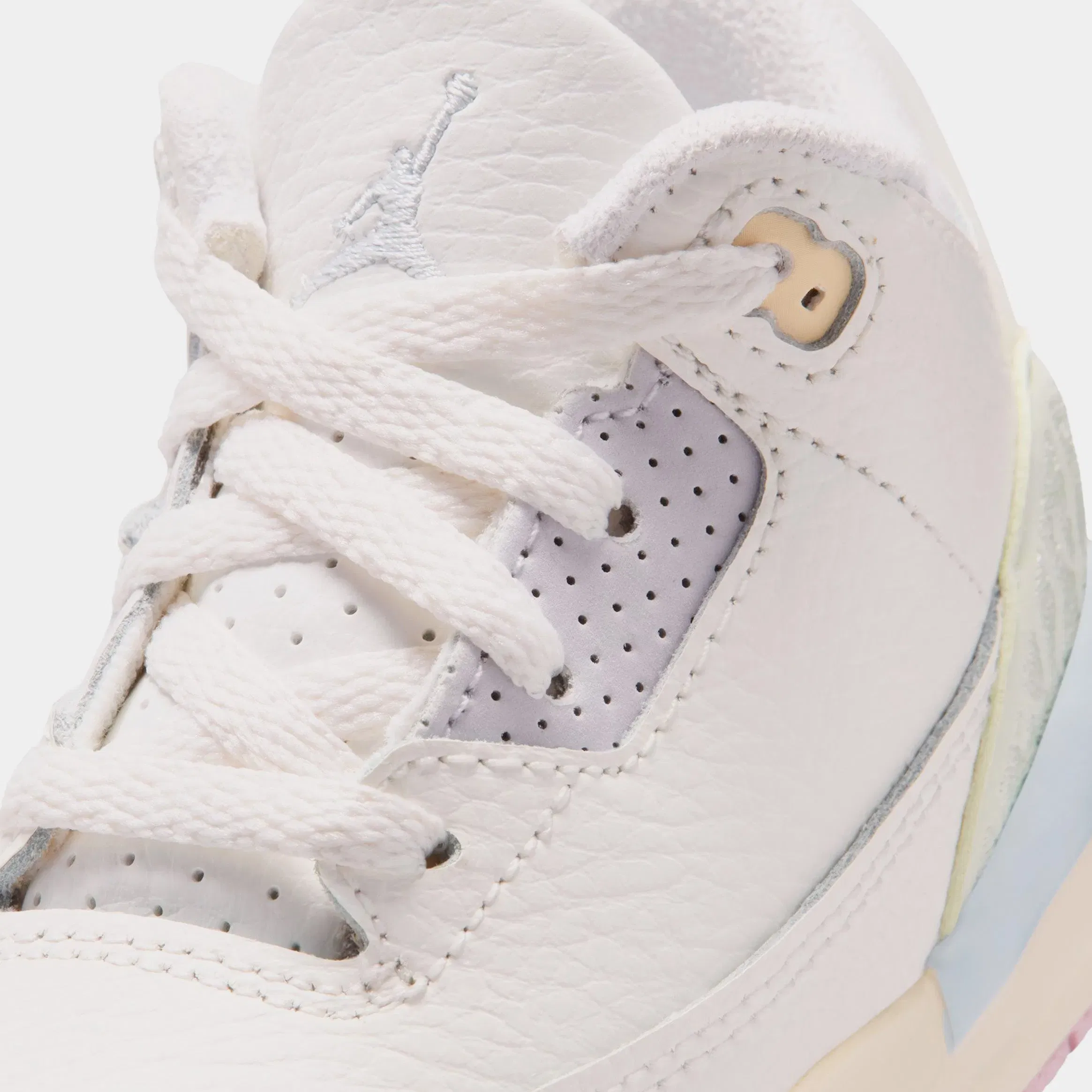 Air Jordan 3 Retro Sail And Jade Aura Infant Toddler Lifestyle Shoes (Sail/Aura/Jade Aura/Iris Whisper)