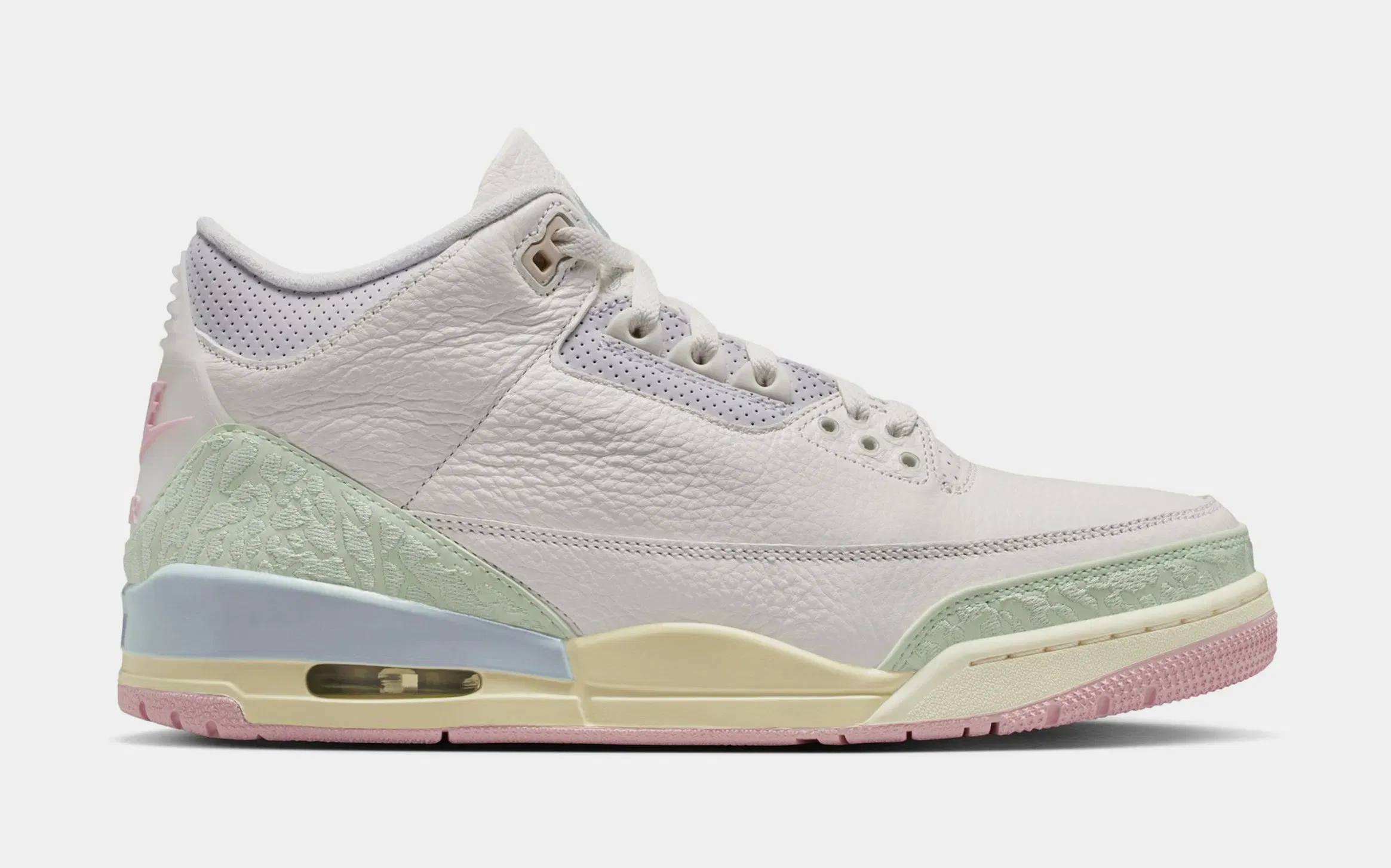 Air Jordan 3 Retro Sail And Jade Aura Mens Lifestyle Shoes (Sail/Jade Aura/Aura/Iced Carmine)