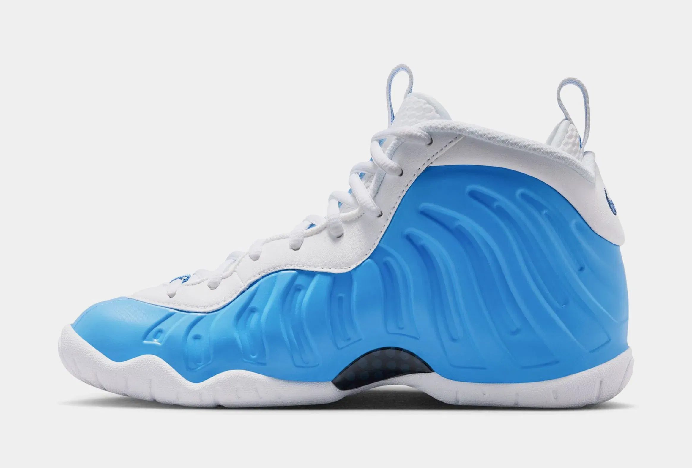 Nike Little Posite Pro University Blue and White Grade School Basketball Shoes (University Blue/White/White)