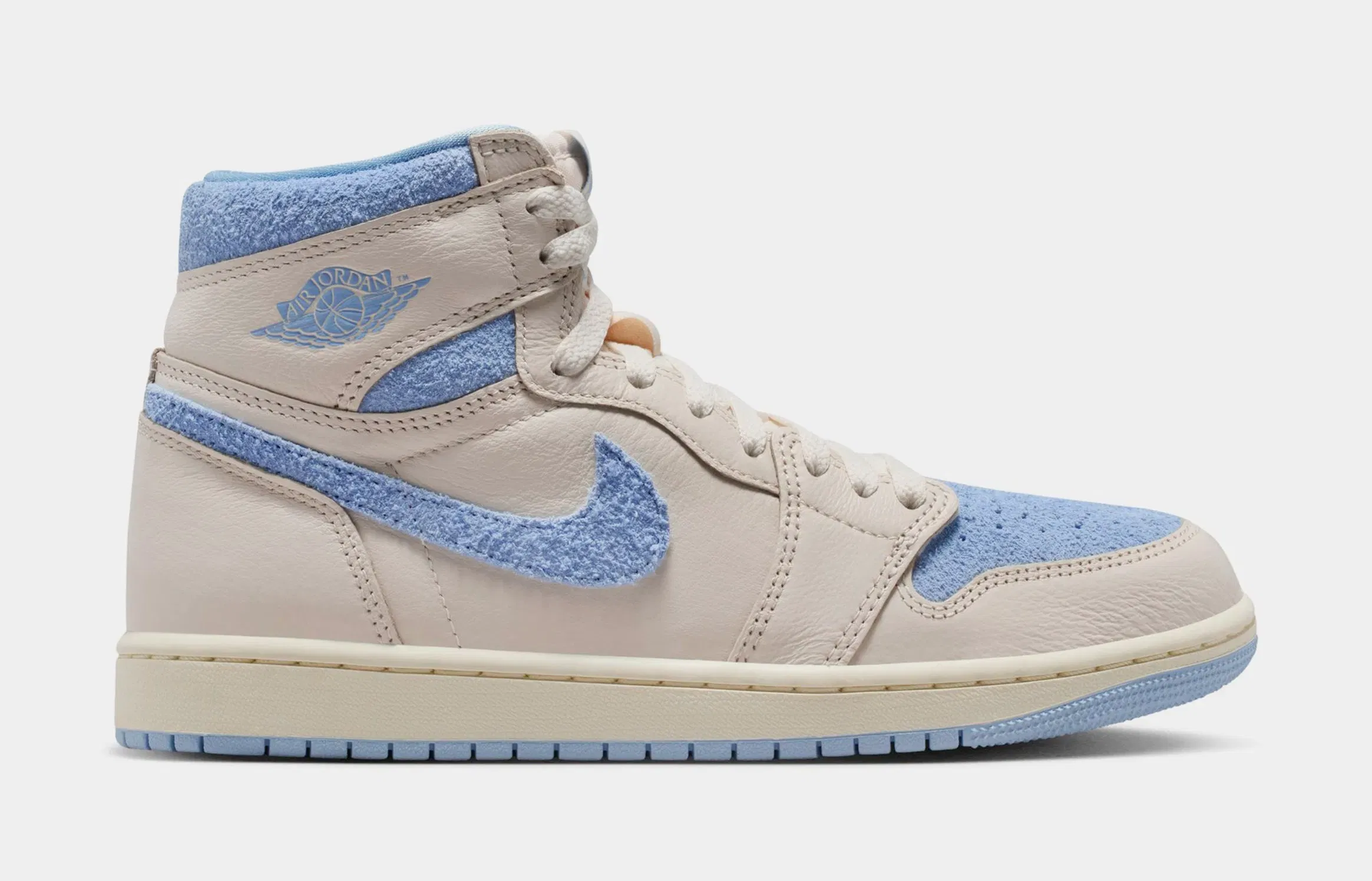 Air Jordan 1 Retro High OG Psychic Blue And Pale Ivory Womens Lifestyle Shoes (Pale Ivory/Psychic Blue/Coconut Milk)