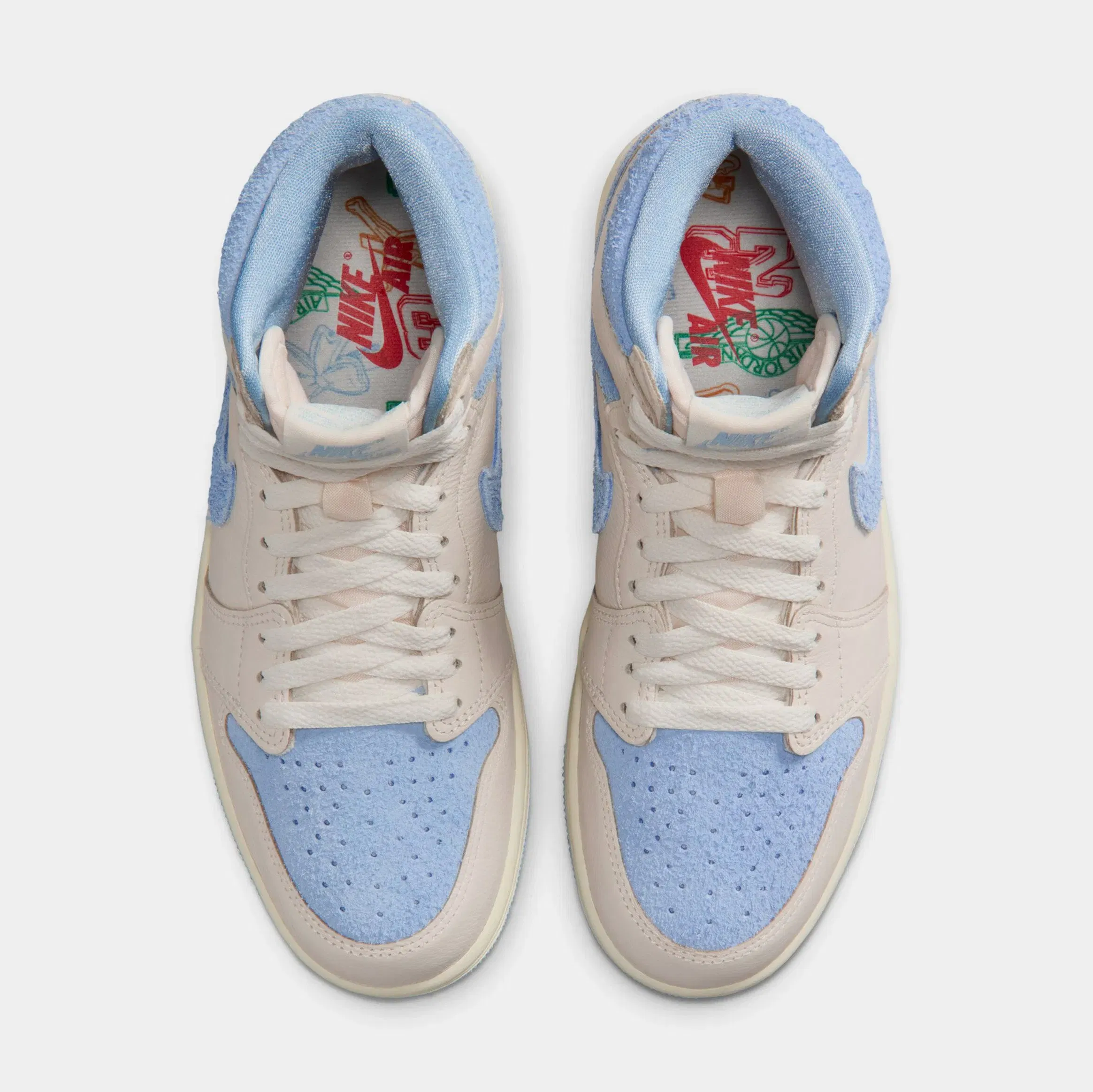 Air Jordan 1 Retro High OG Psychic Blue And Pale Ivory Womens Lifestyle Shoes (Pale Ivory/Psychic Blue/Coconut Milk)