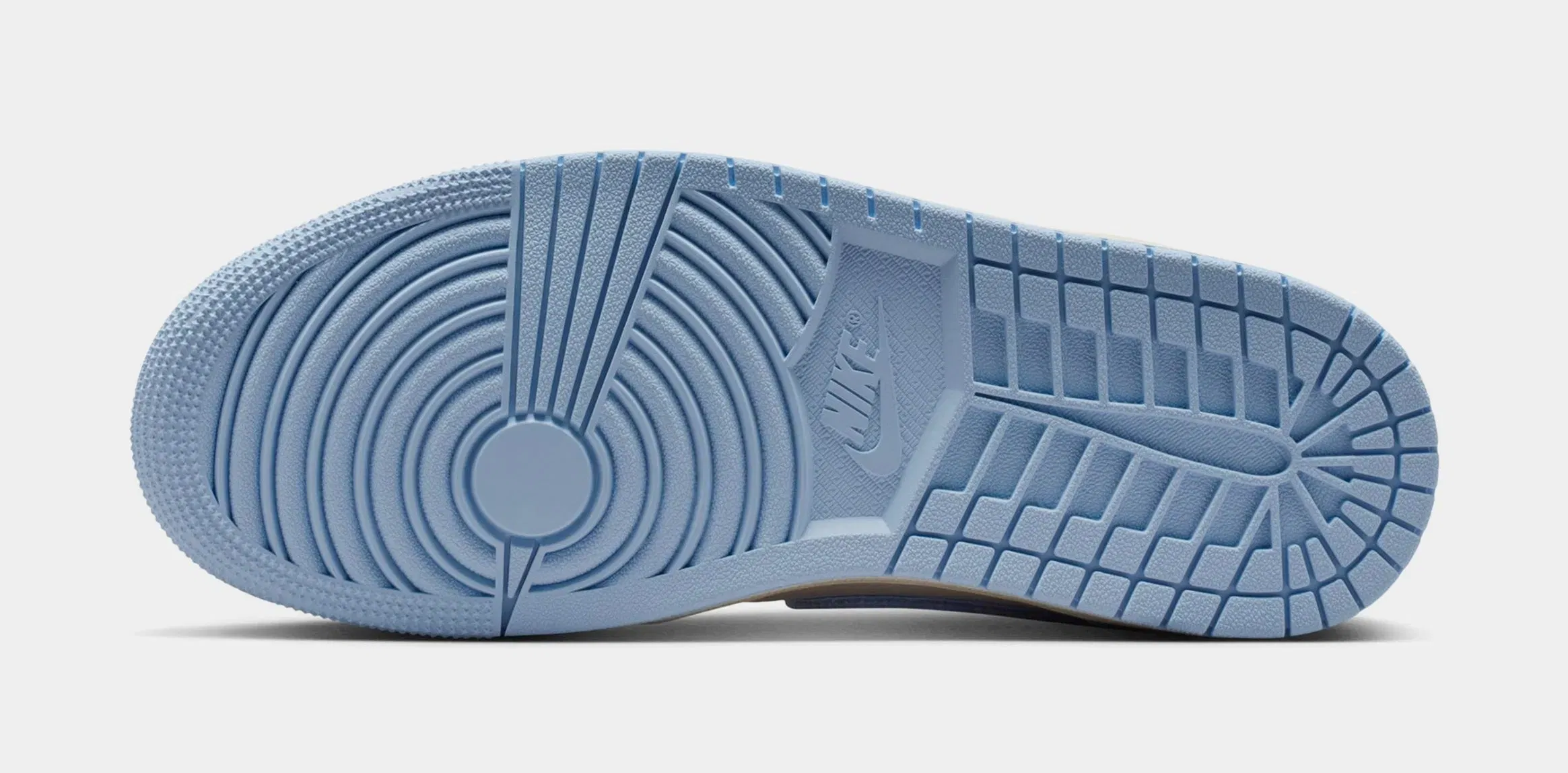 Air Jordan 1 Retro High OG Psychic Blue And Pale Ivory Womens Lifestyle Shoes (Pale Ivory/Psychic Blue/Coconut Milk)