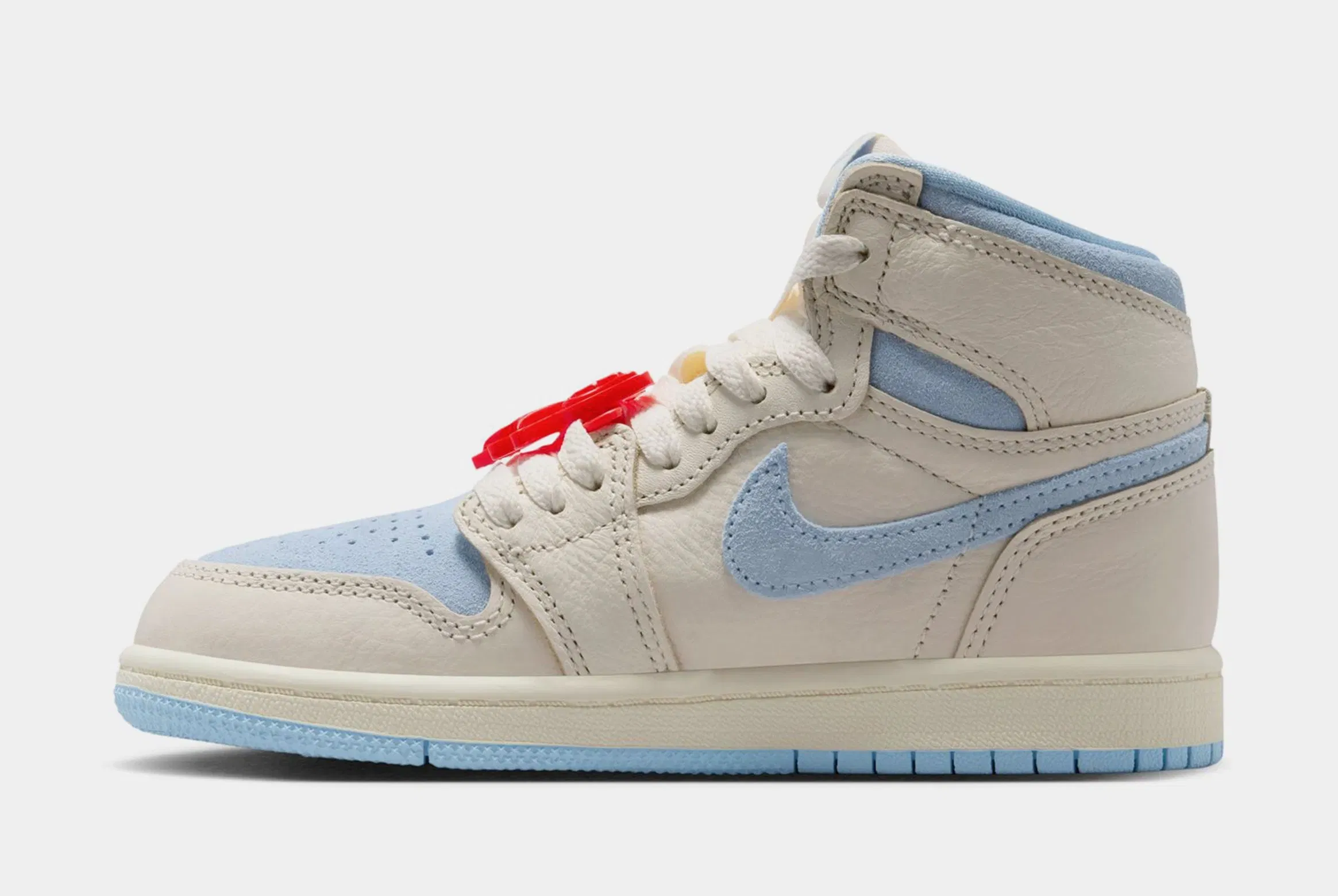 Air Jordan 1 Retro High OG Psychic Blue And Pale Ivory Preschool Lifestyle Shoes (Pale Ivory/Psychic Blue/Coconut Milk)