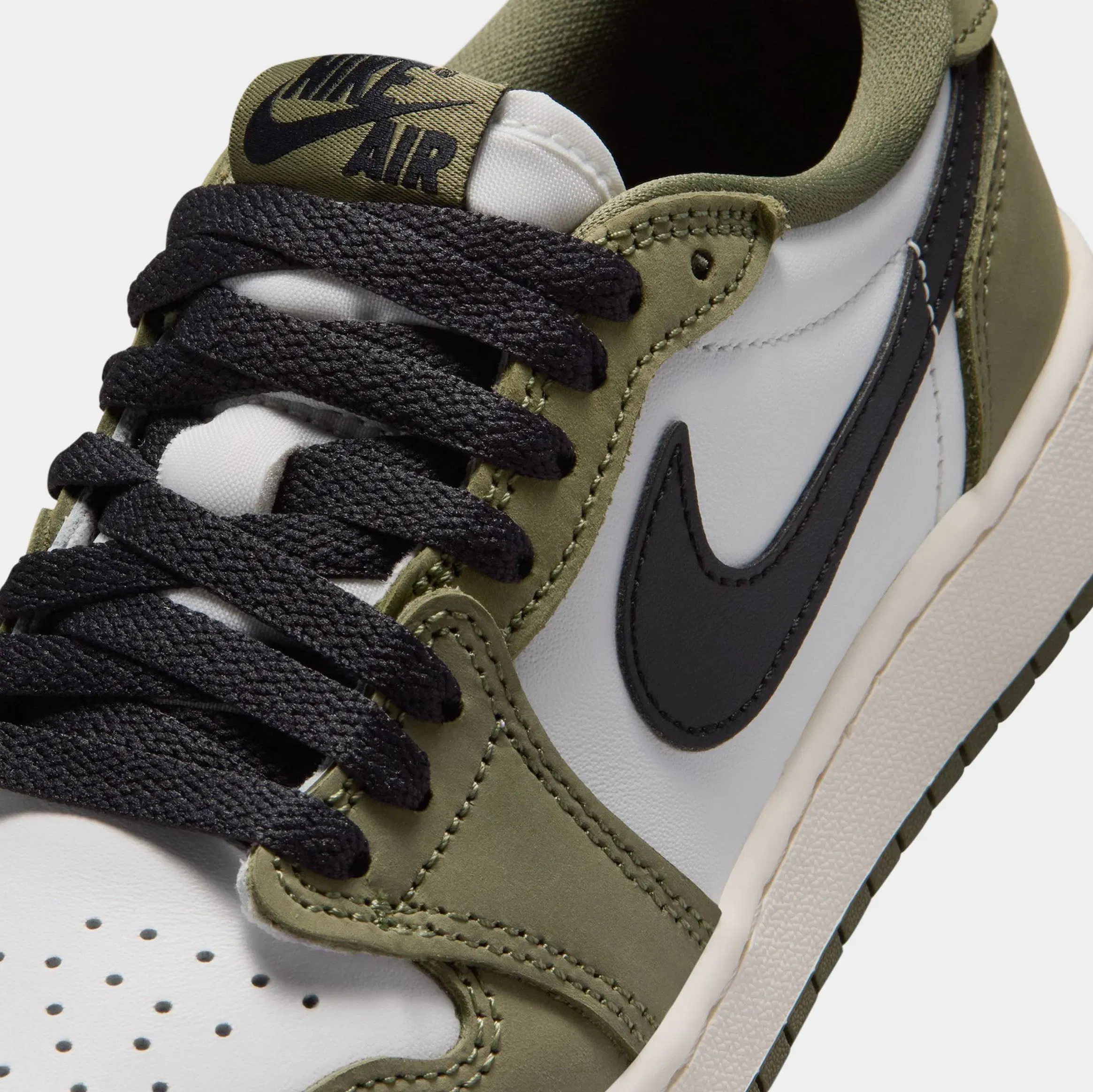 Air Jordan 1 Low OG Medium Olive And Summit White Grade School Lifestyle Shoes (Medium Olive/Black/Summit White/Sail)