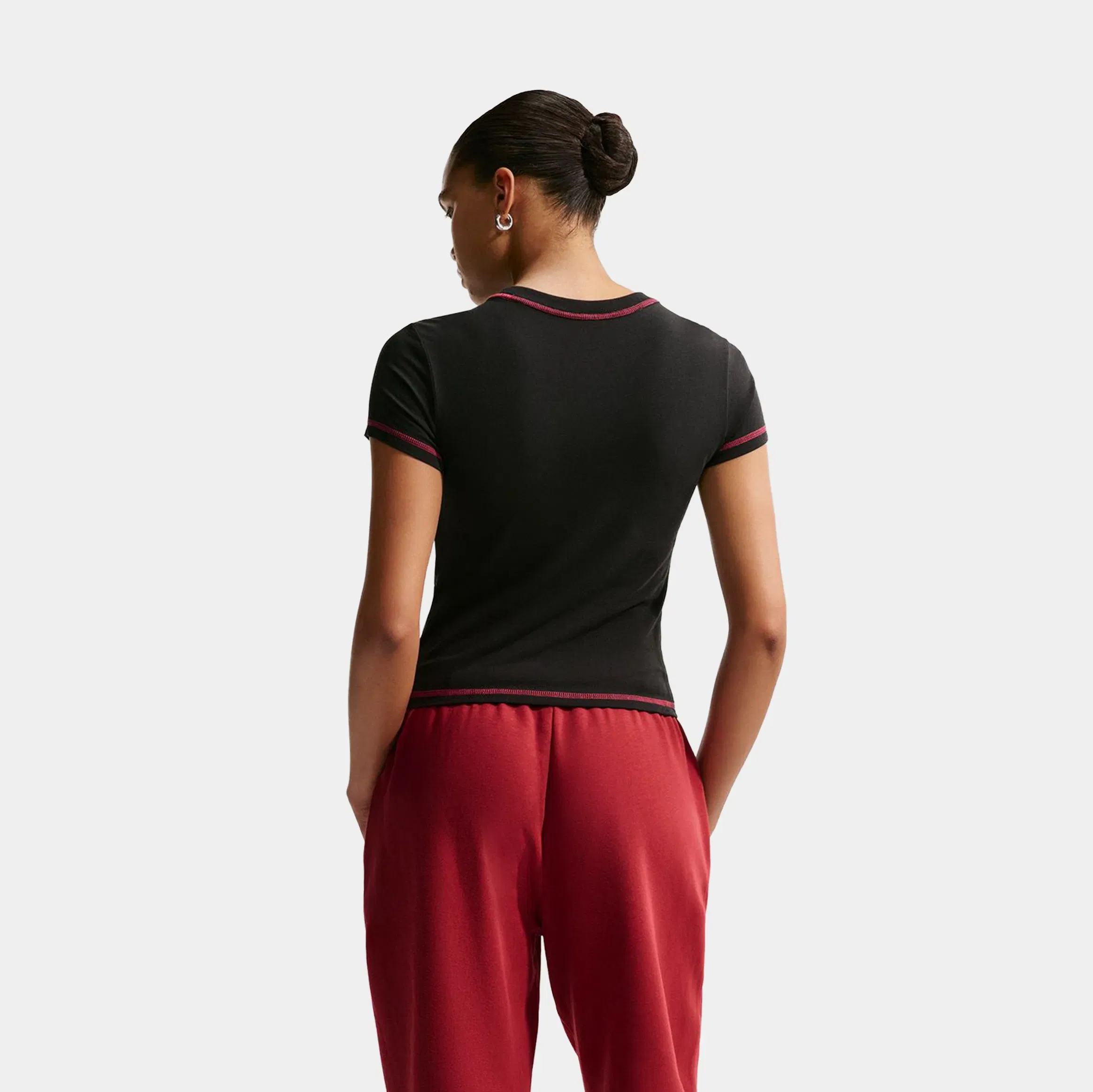 Nike Chill Knit Slim Cropped Womens Short Sleeve Shirt (Black/Rush Pink)