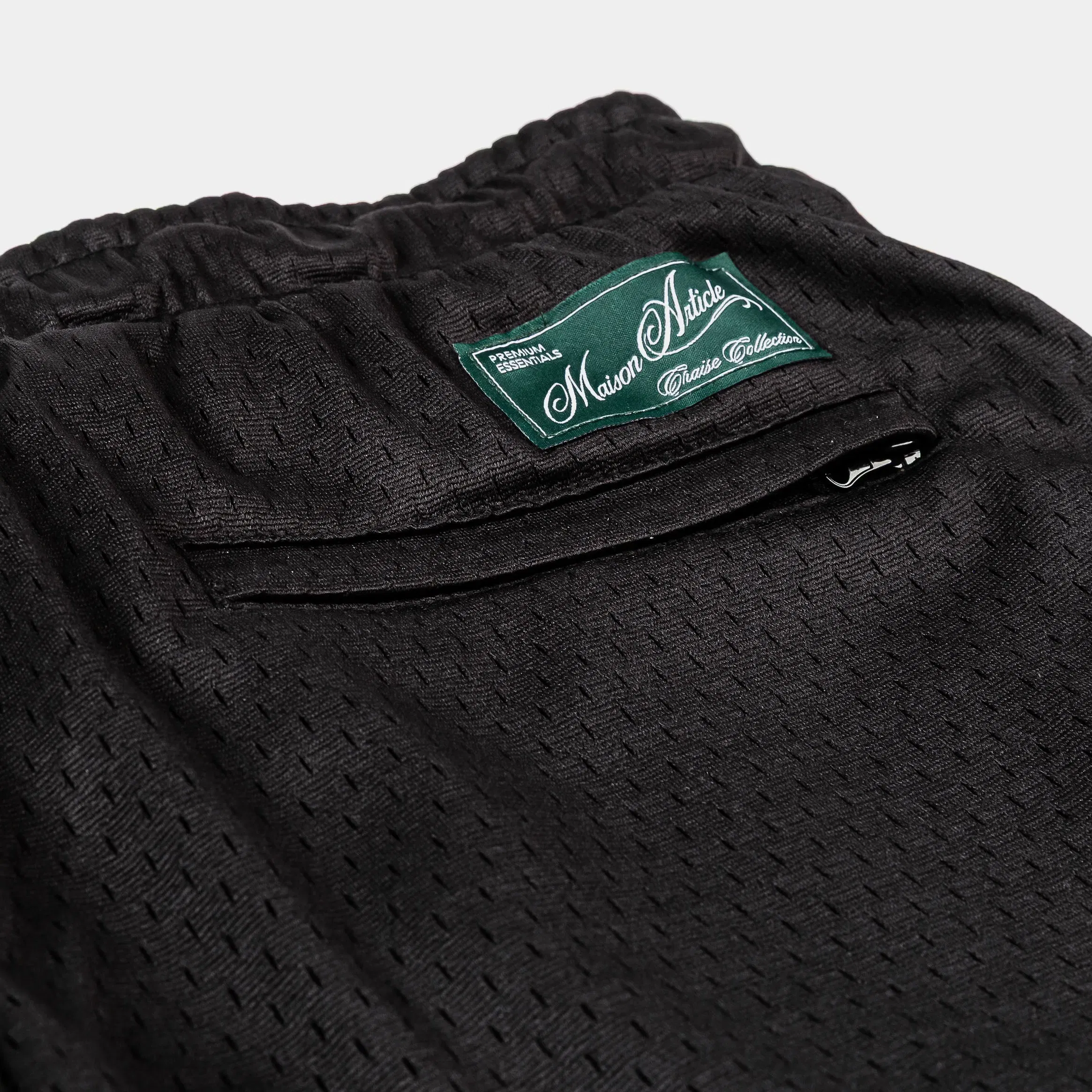 MAISON ARTICLE Basketball Mesh Mens Shorts (Black/White)