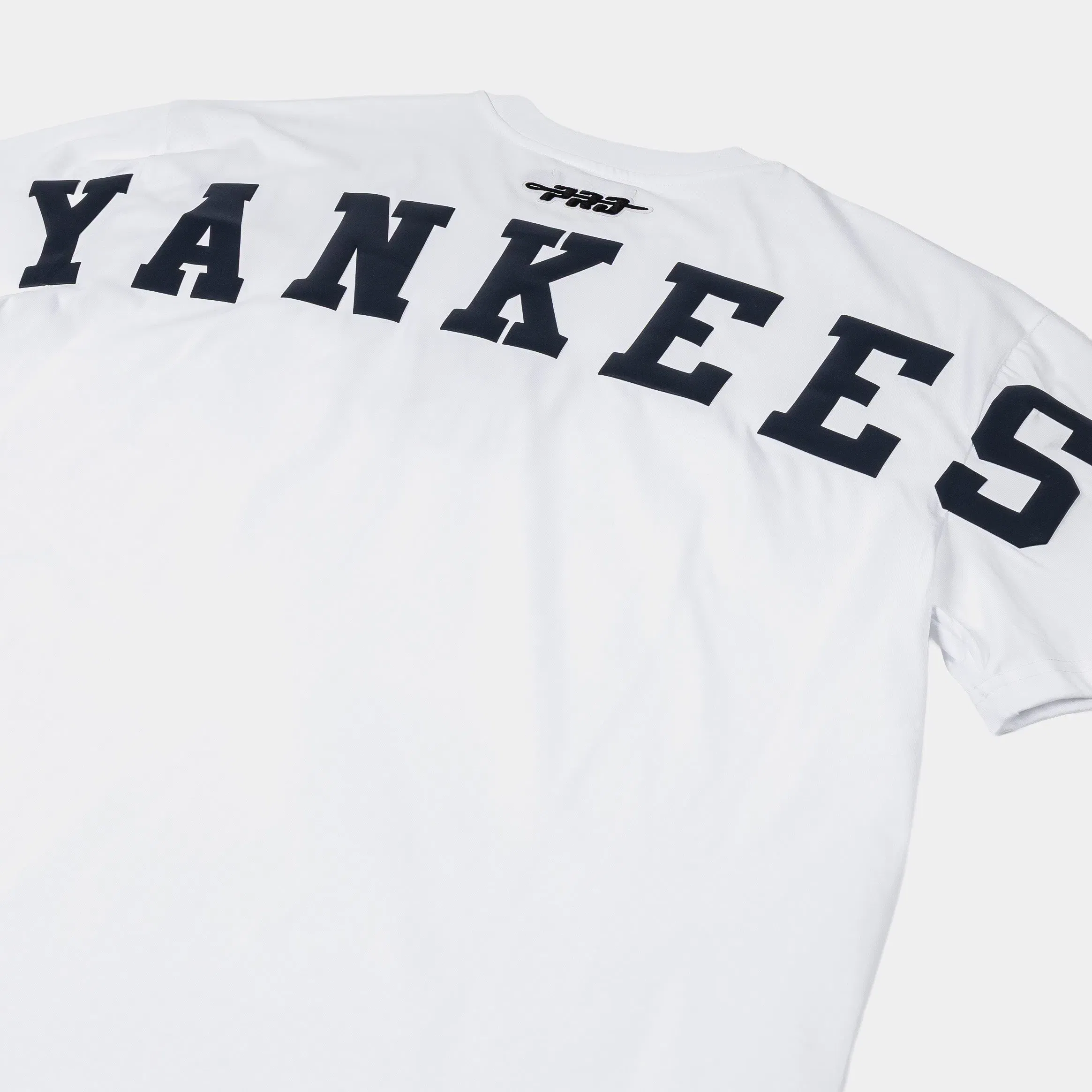 PRO STANDARD New York Yankees Wingspan Drop Shoulder Mens Short Sleeve Shirt (White/Black)