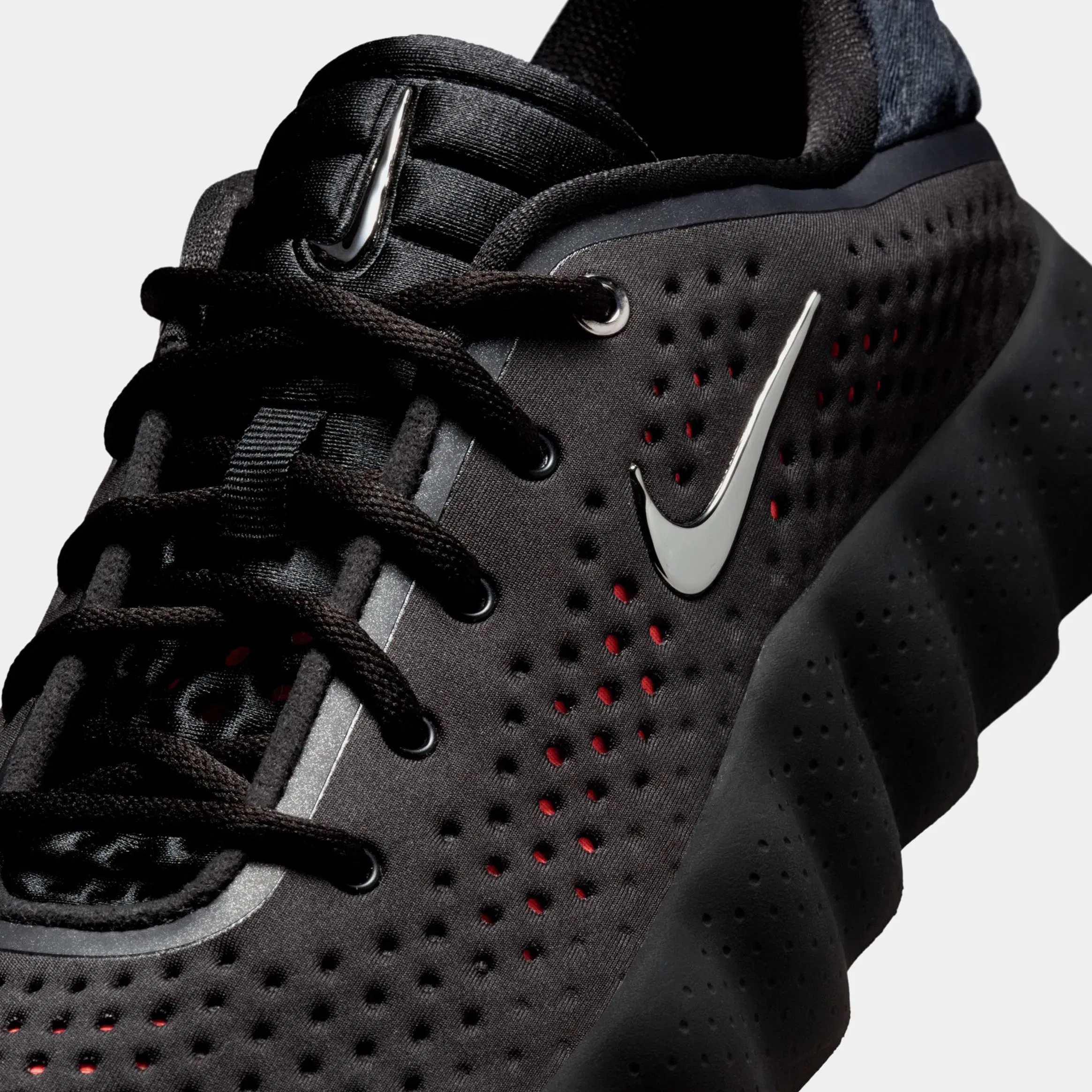 Nike Mind 002 Black Hyper Crimson Mens Running Shoes (Black/Hyper Crimson/Hyper Crimson/Chrome)