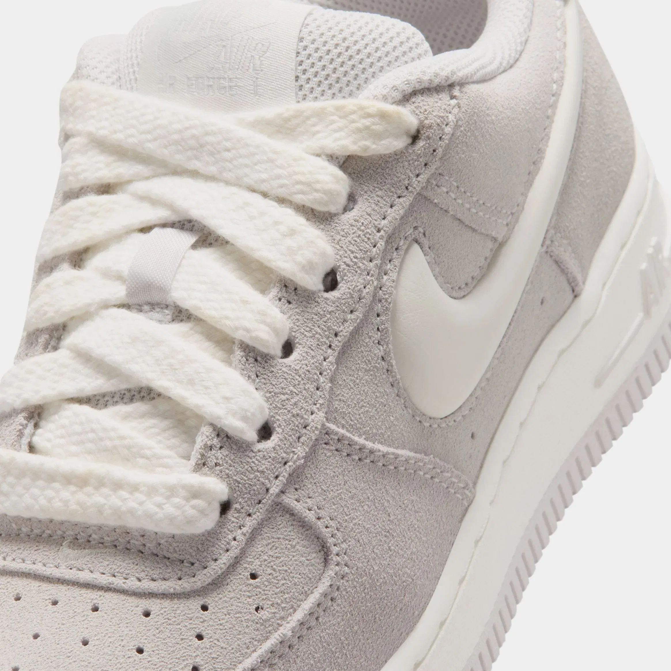 Nike Air Force 1 LV8 Grade School Lifestyle Shoes (Vast Grey/Sail)