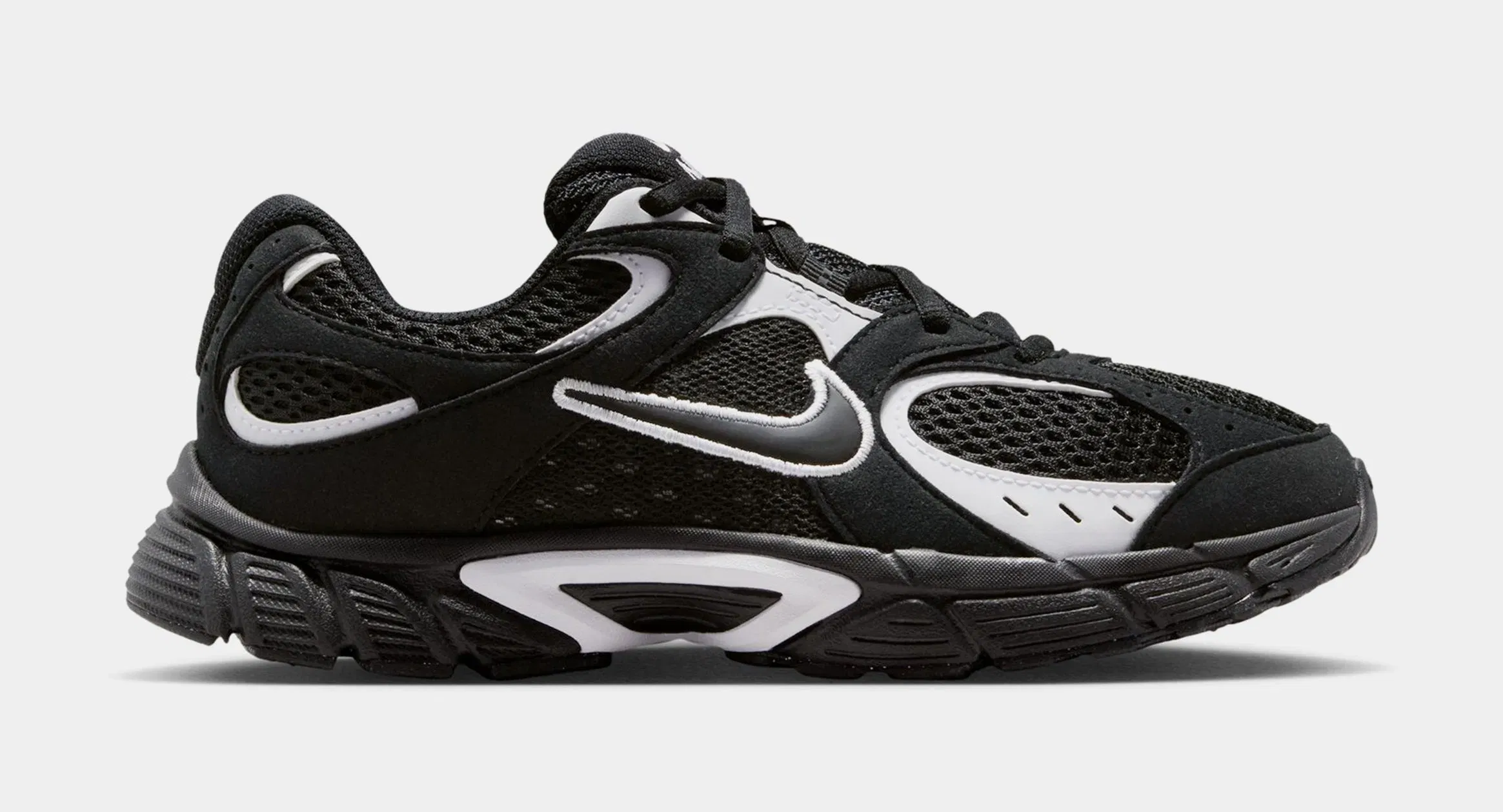 Nike V5 Runner Suede Grade School Running Shoes (Black/White)