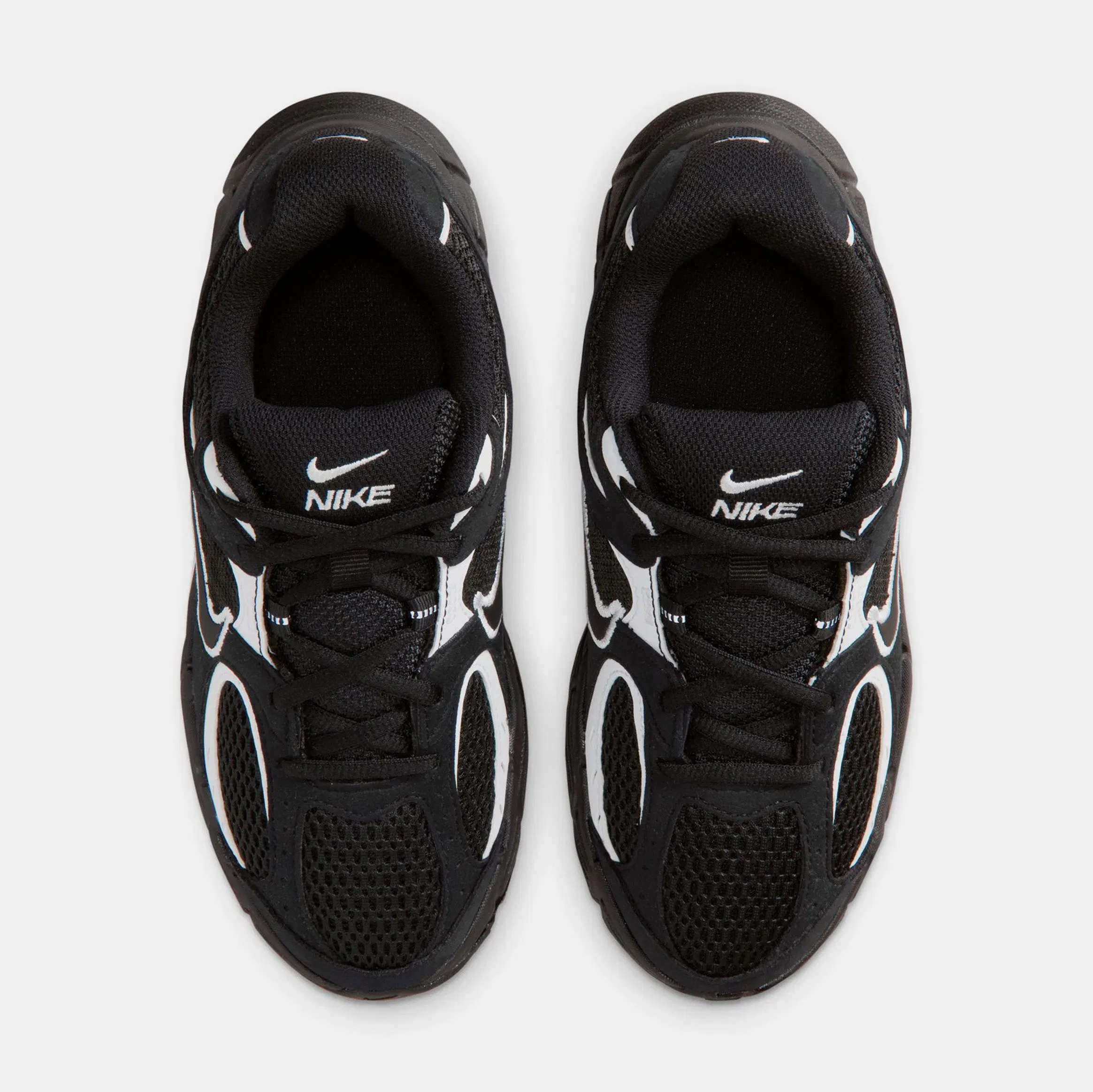 Nike V5 Runner Suede Grade School Running Shoes (Black/White)