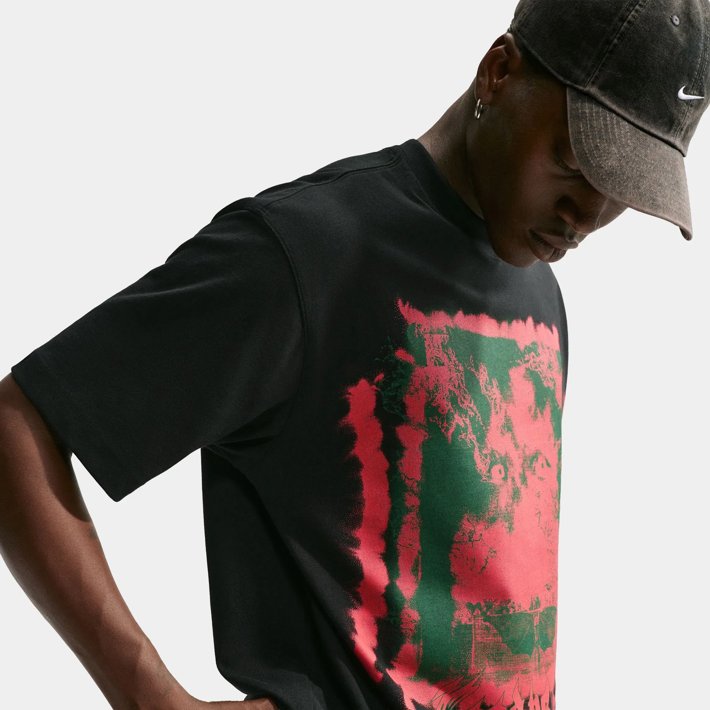 Nike Sportswear Good Vs Evil Loose Mens Short Sleeve Shirt (Black/Red)