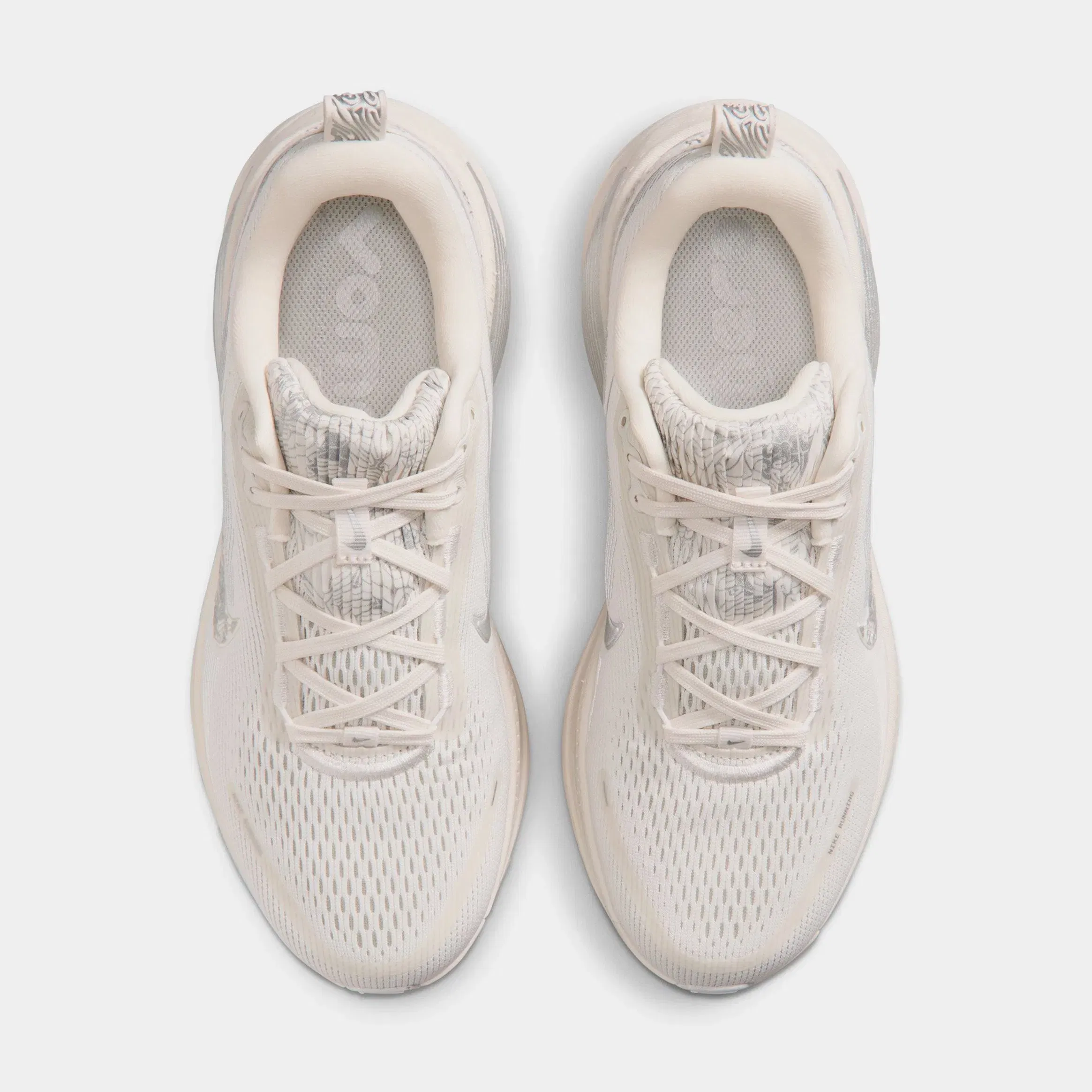 Nike Vomero 18 SE Womens Running Shoes (Phantom/Summit White/Grey Fog)