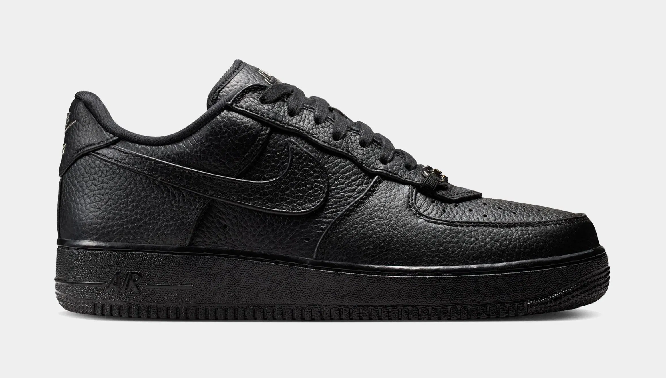Nike Air Force 1 Low Retro Black Leather Mens Lifestyle Shoes (Black)