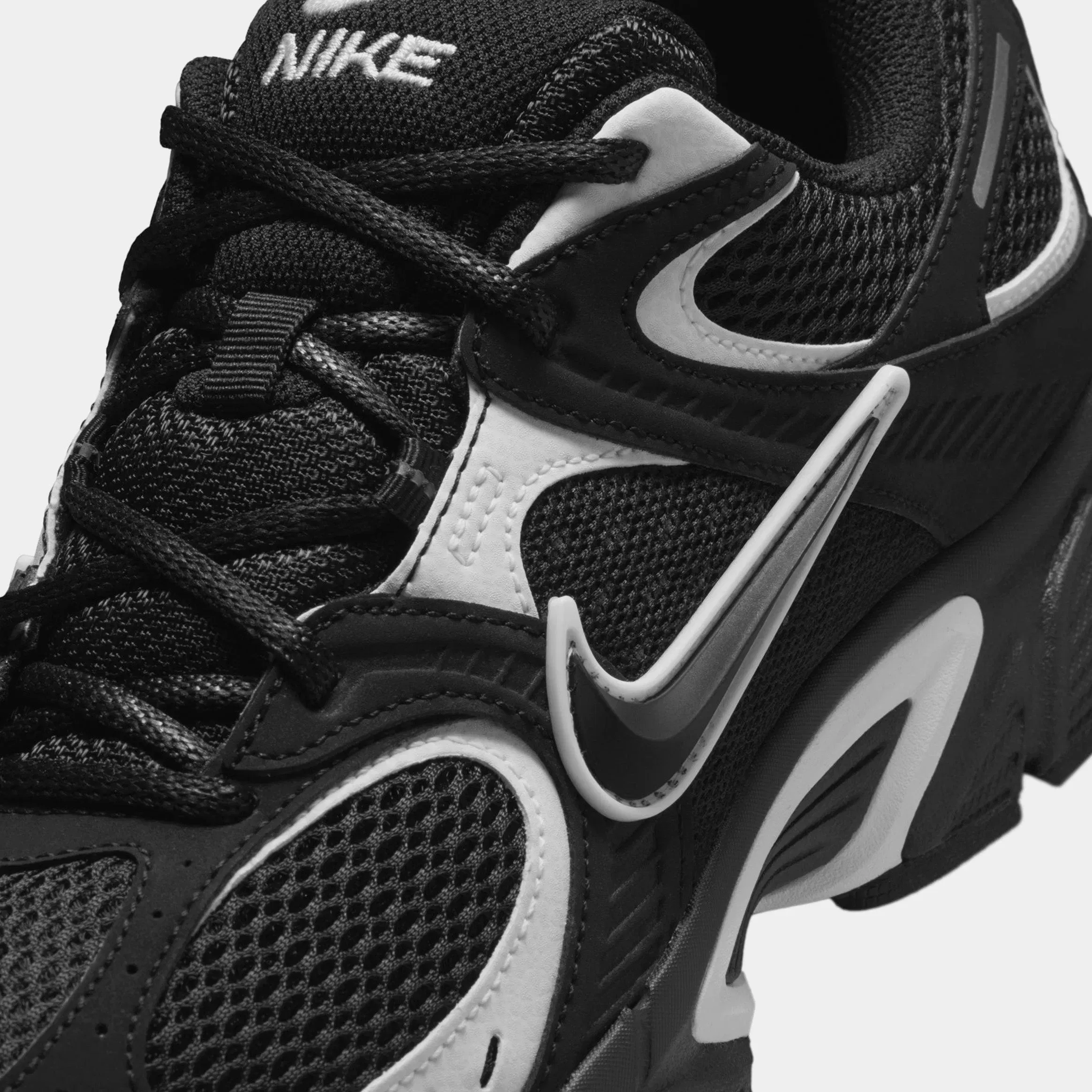 Nike V5 RNR Mens Running Shoes (Black/White)