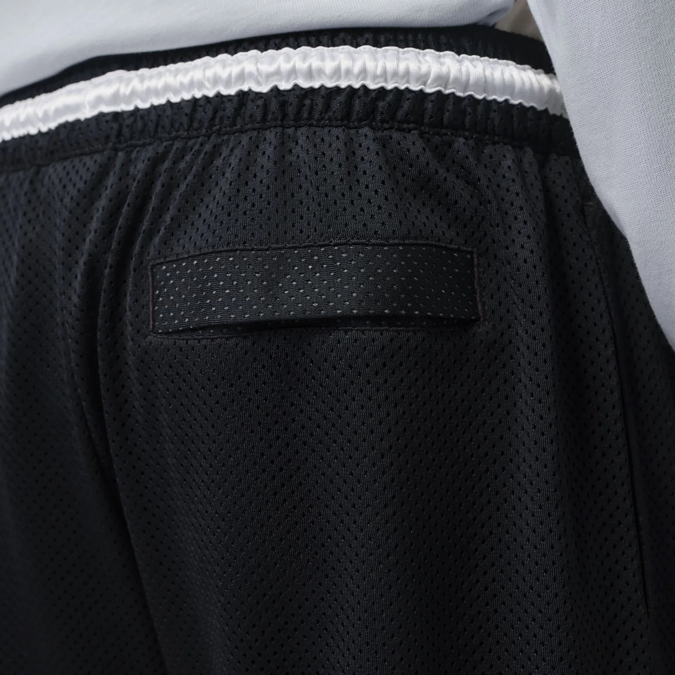 Air Jordan Brooklyn Diamond Mesh Mens Shorts (Black/Metallic Silver)