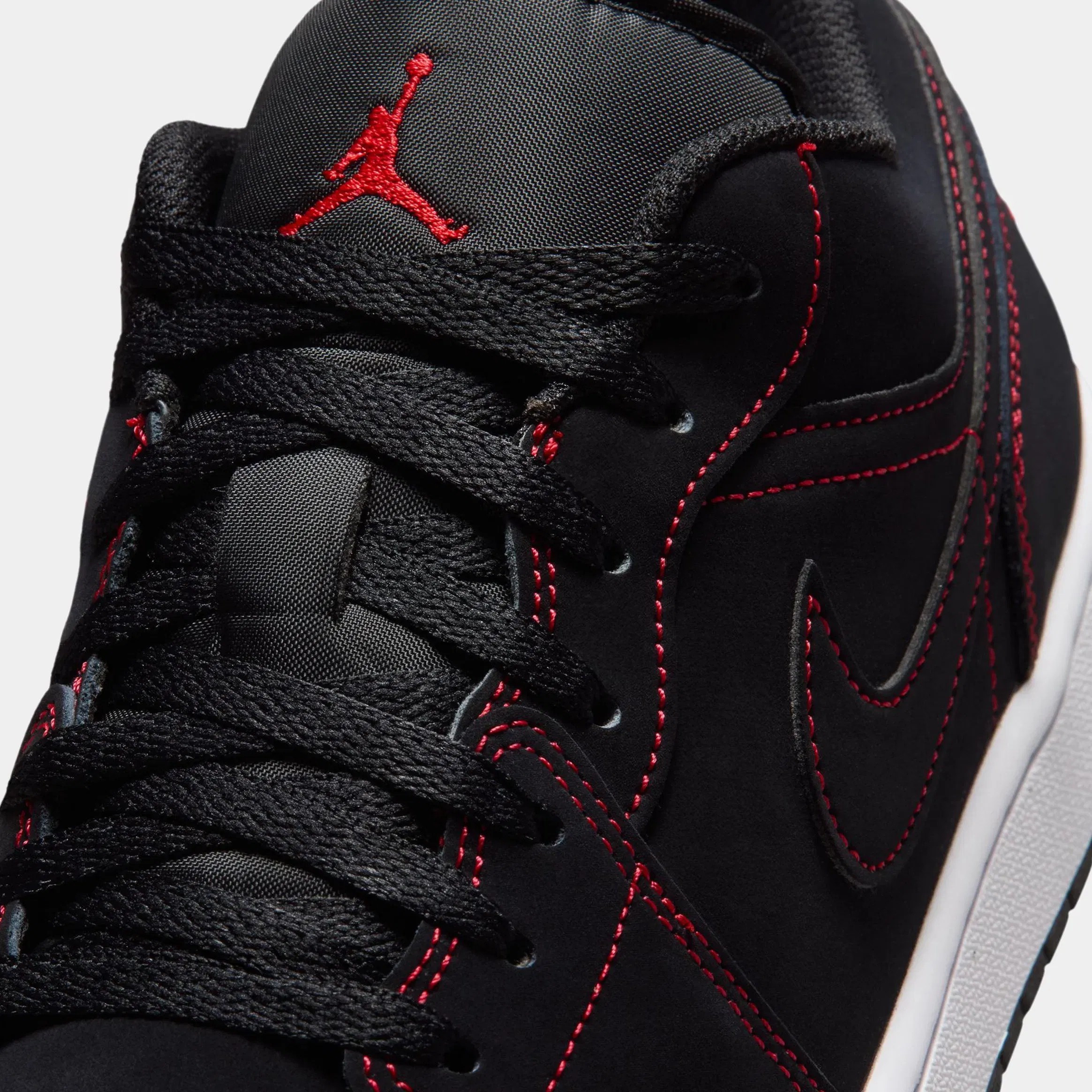 Air Jordan 1 Low Bloodline Mens Lifestyle Shoes (Black/University Red/White)