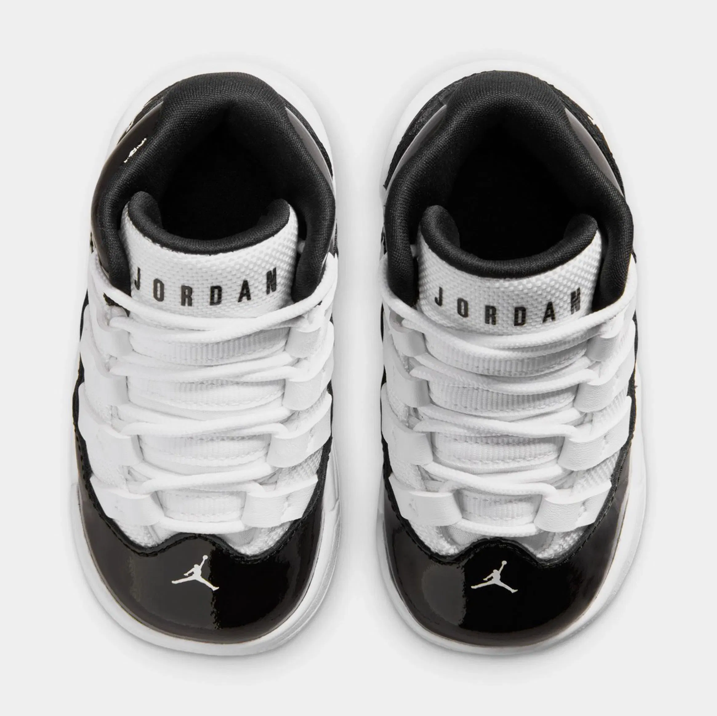 Air Jordan Max Aura Black White Infant Toddler Lifestyle Shoes (Black/White)