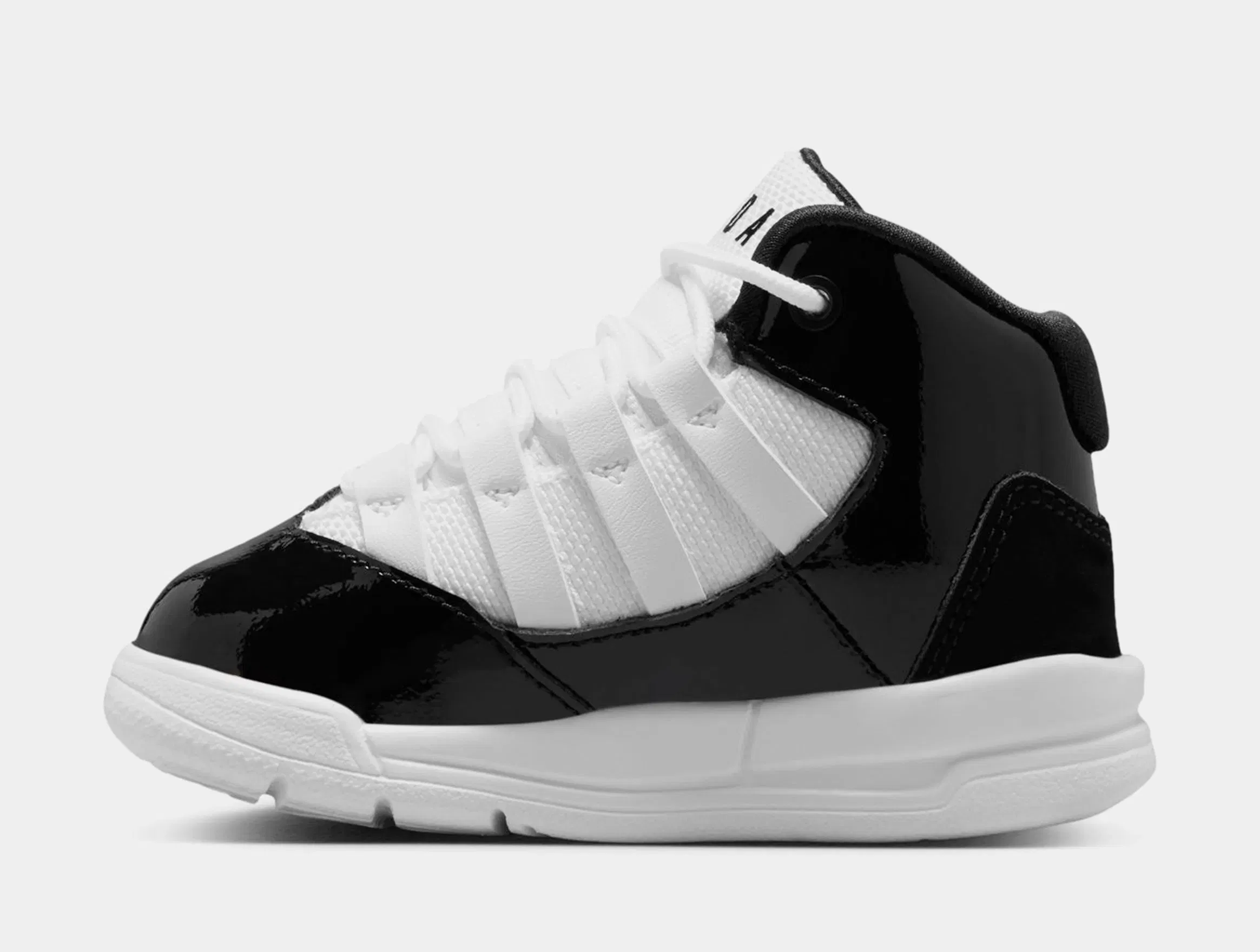 Air Jordan Max Aura Black White Infant Toddler Lifestyle Shoes (Black/White)