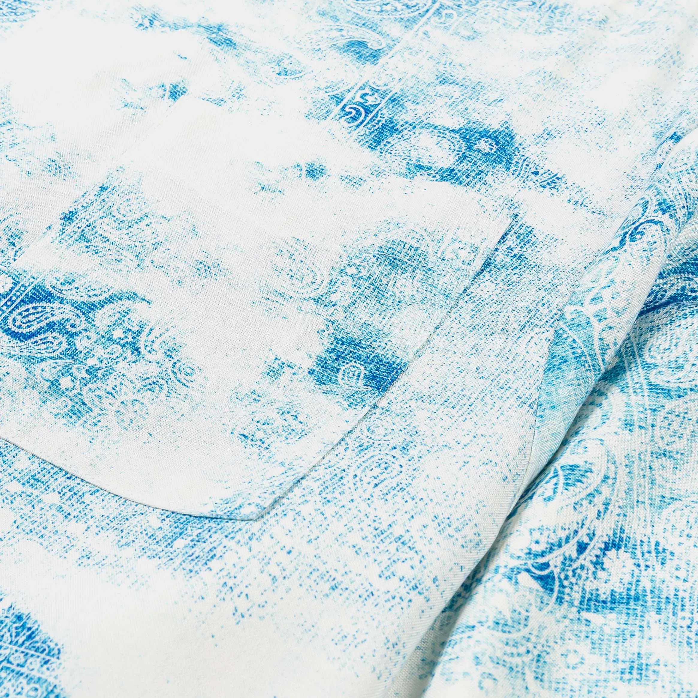 MAISON ARTICLE Tie Dye Paisley Button Up Mens Short Sleeve Shirt (Blue/White)
