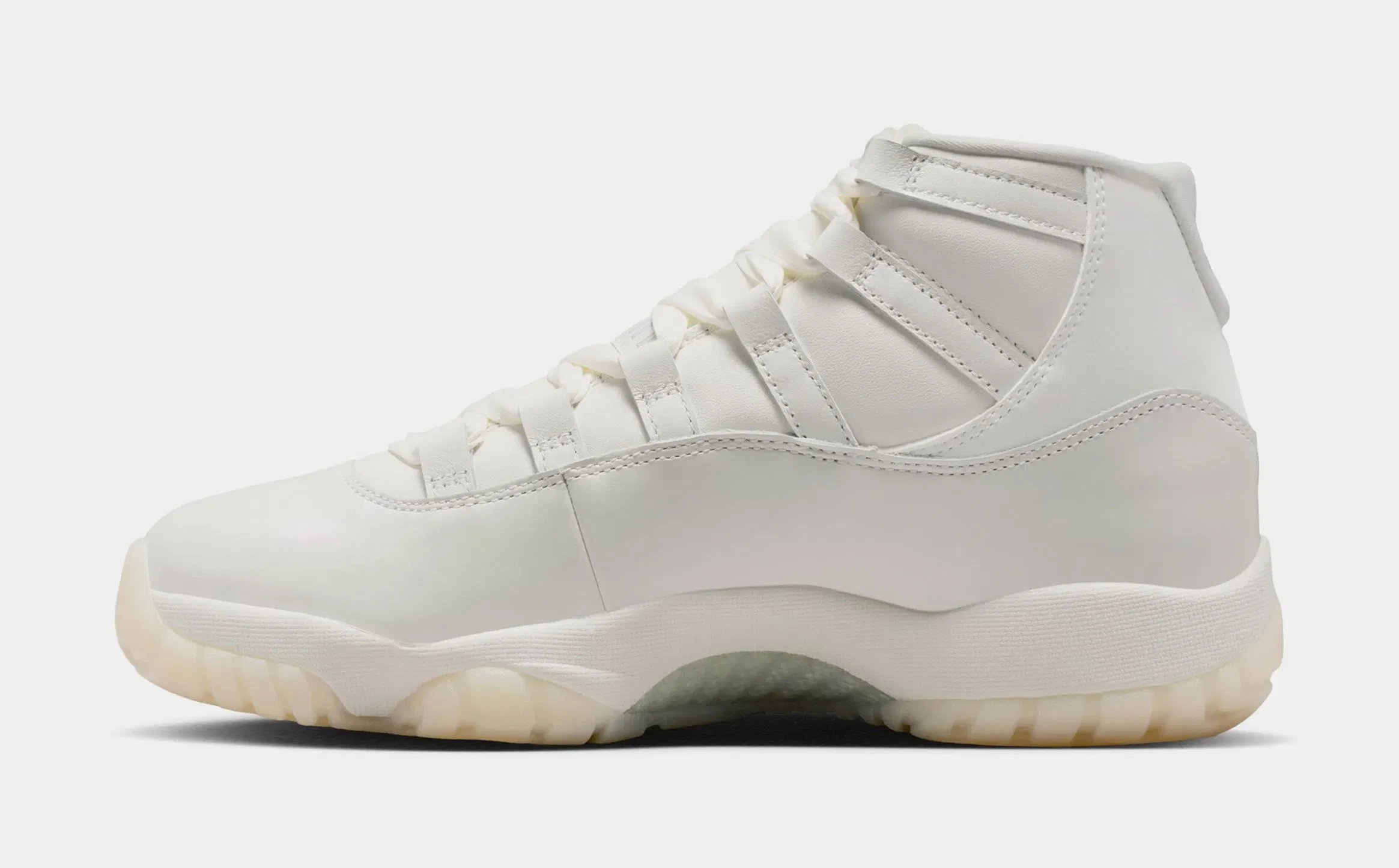 Air Jordan 11 Retro Pearl Womens Lifestyle Shoes (Sail/Pearl Grey/White/Metallic Silver)