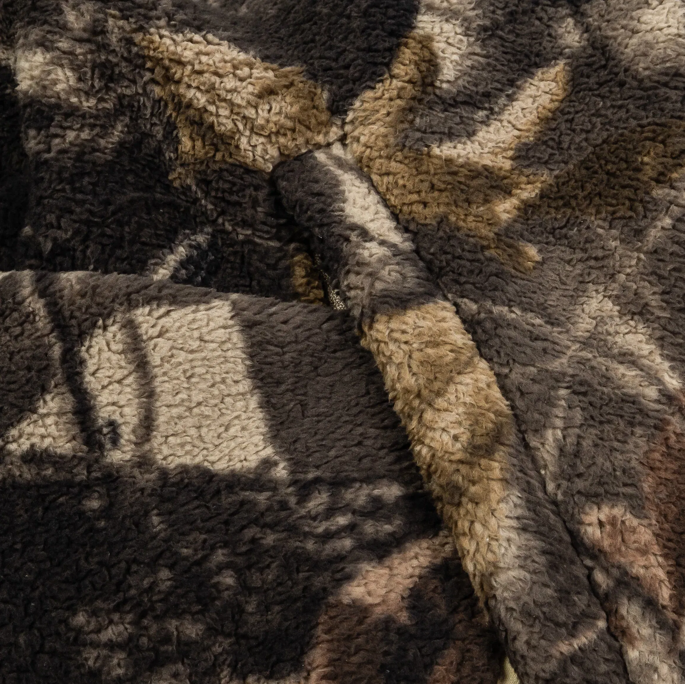 MAISON ARTICLE Realtree by Shoe Palace Hardwoods Sherpa Mens Jacket (Brown)