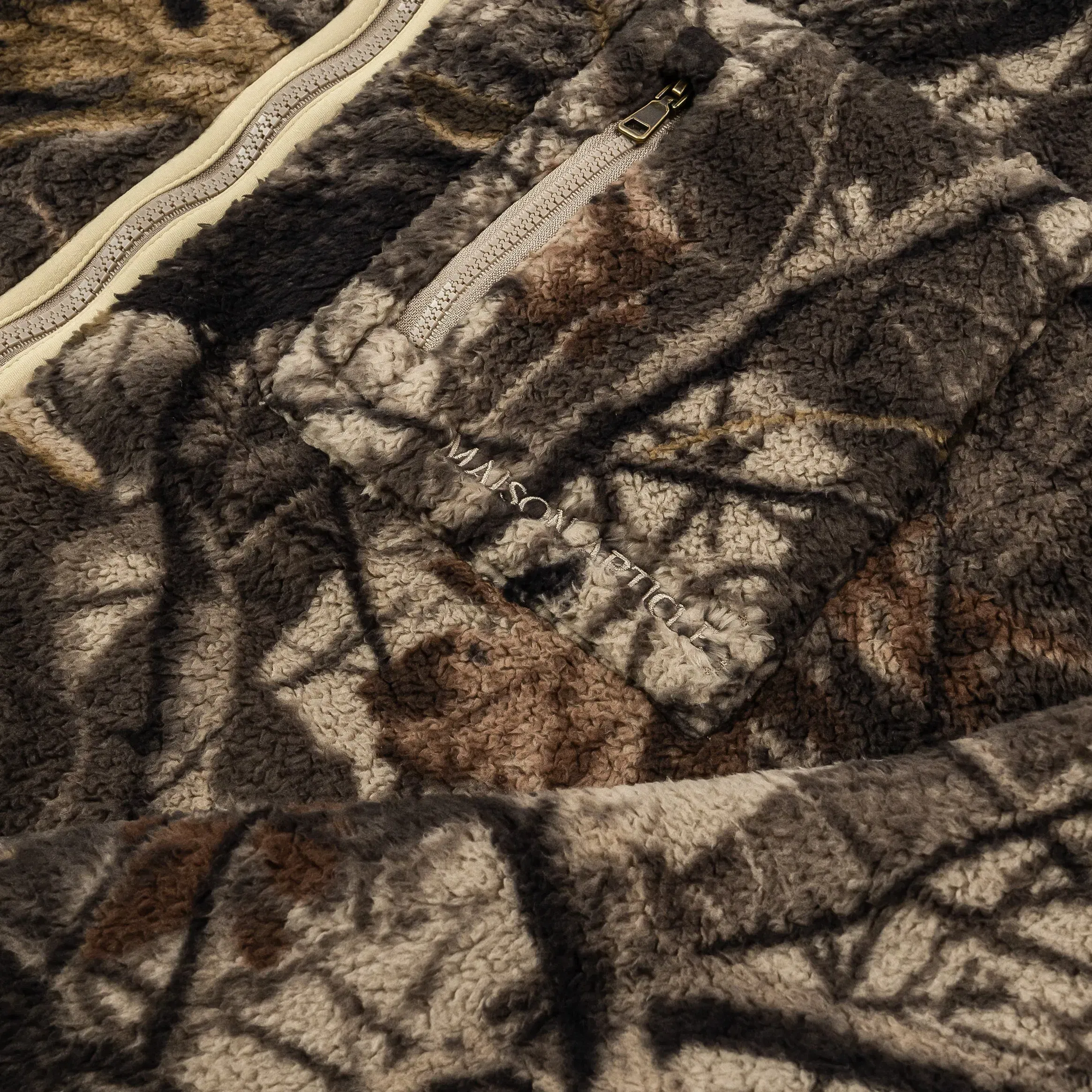 MAISON ARTICLE Realtree by Shoe Palace Hardwoods Sherpa Mens Jacket (Brown)