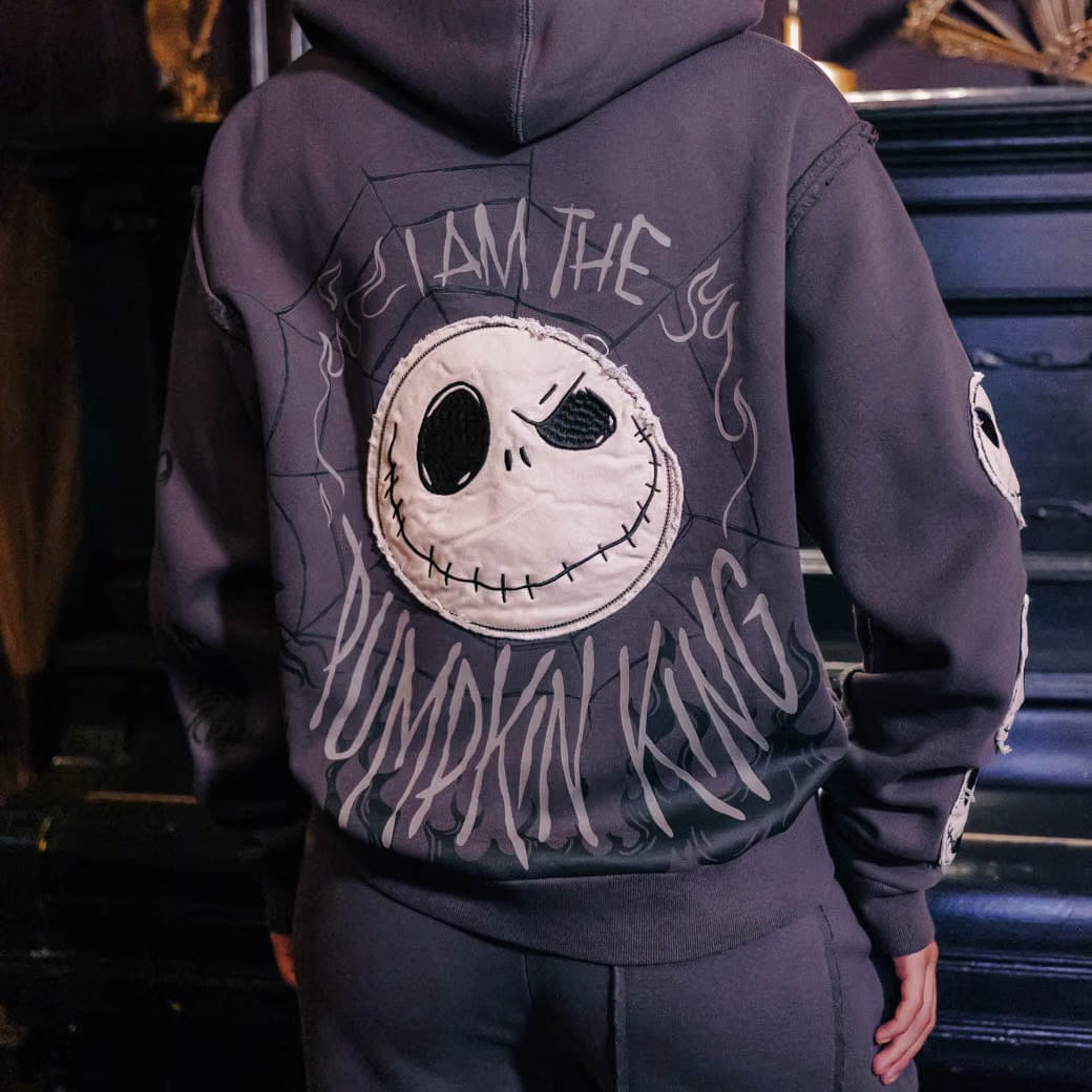 NIGHTMARE BEFORE XMAS X SP The Nightmare Before Christmas By Shoe Palace Spider Washed Pullover Mens Hoodie (Grey/Beige)