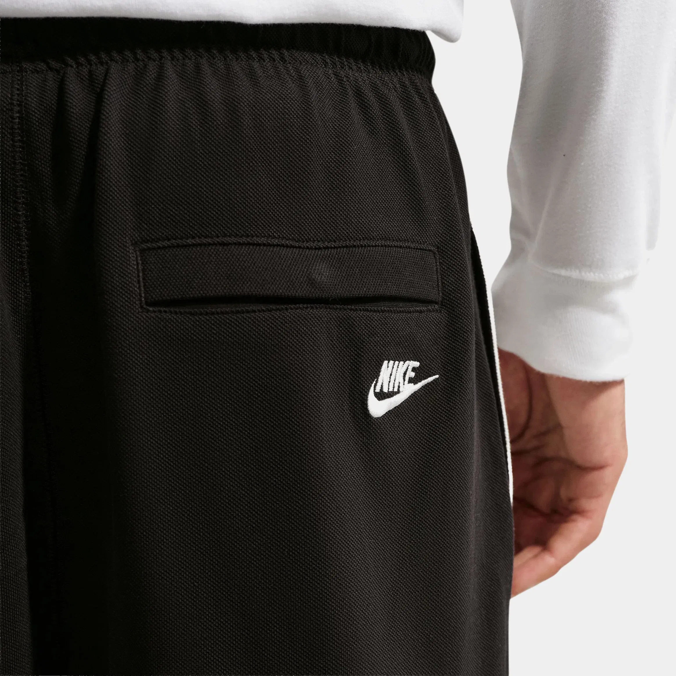 Nike Sportswear Club Knit Flow Mens Shorts (Black/Sail)