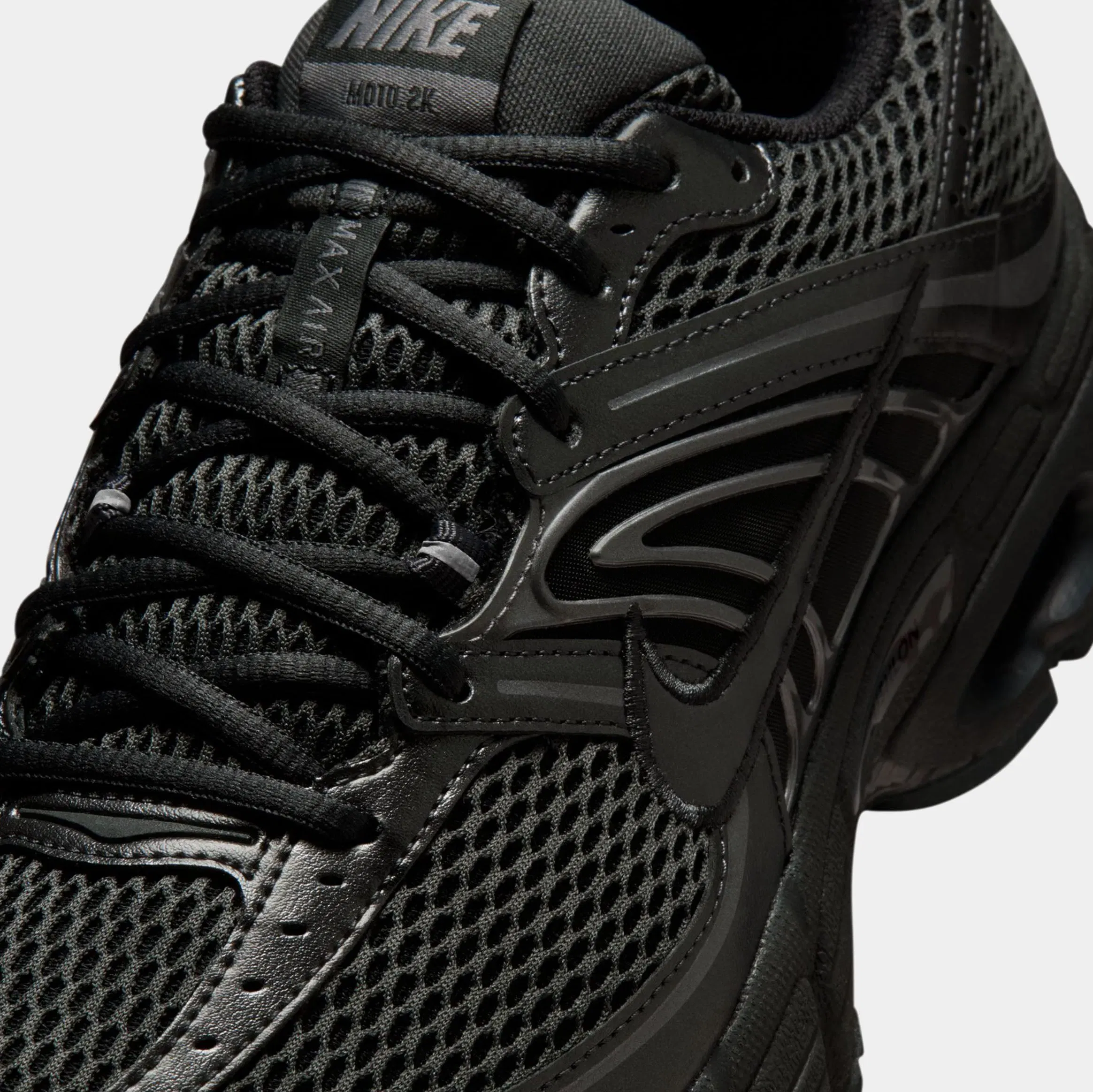 Nike Air Max Moto 2K Mens Running Shoes (Black/Metallic Dark Grey/Dark Smoke Grey)