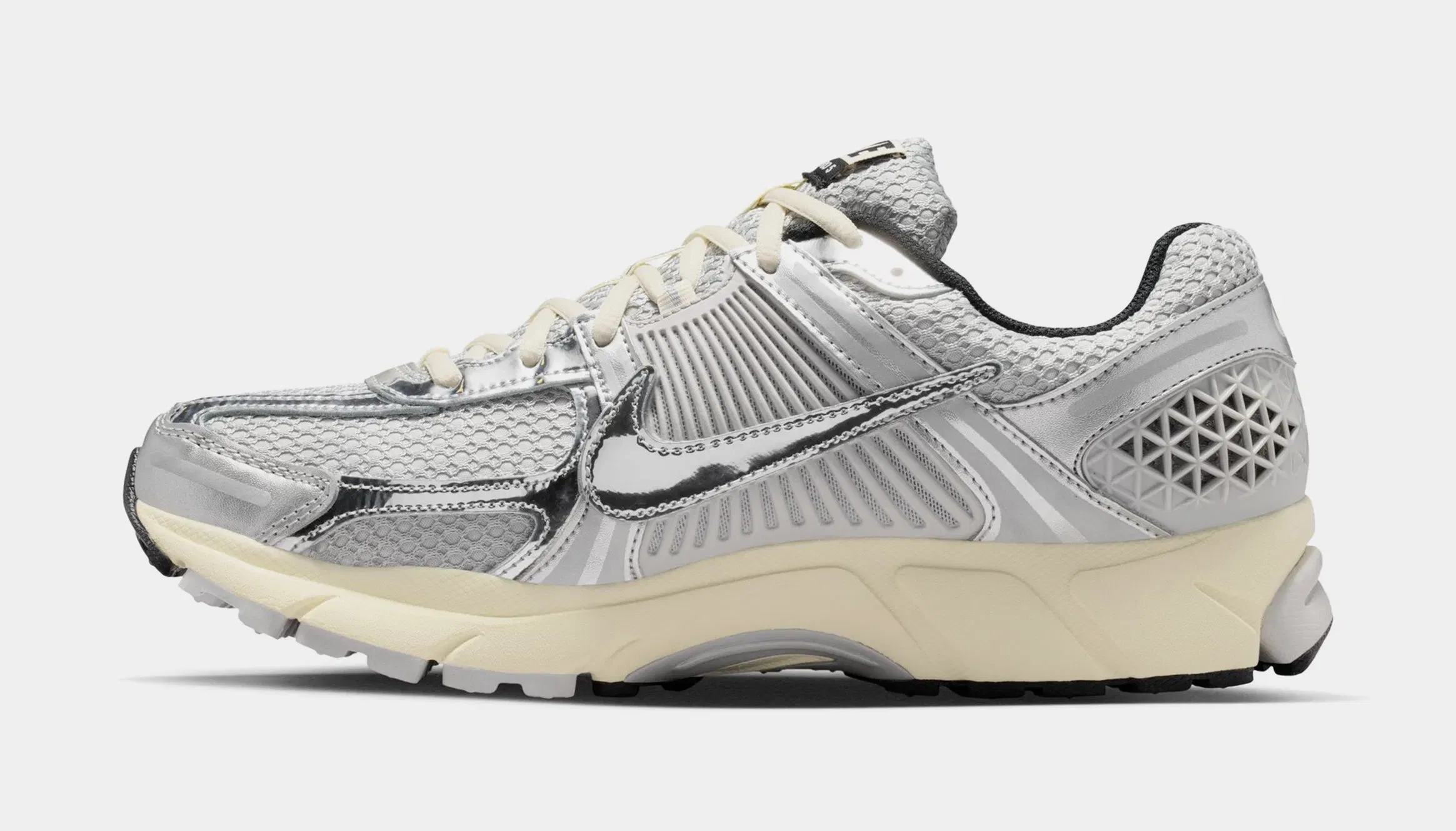 Nike Zoom Vomero 5 Mens Running Shoes (Grey Fog/Metallic Silver/Coconut Milk/Chrome)