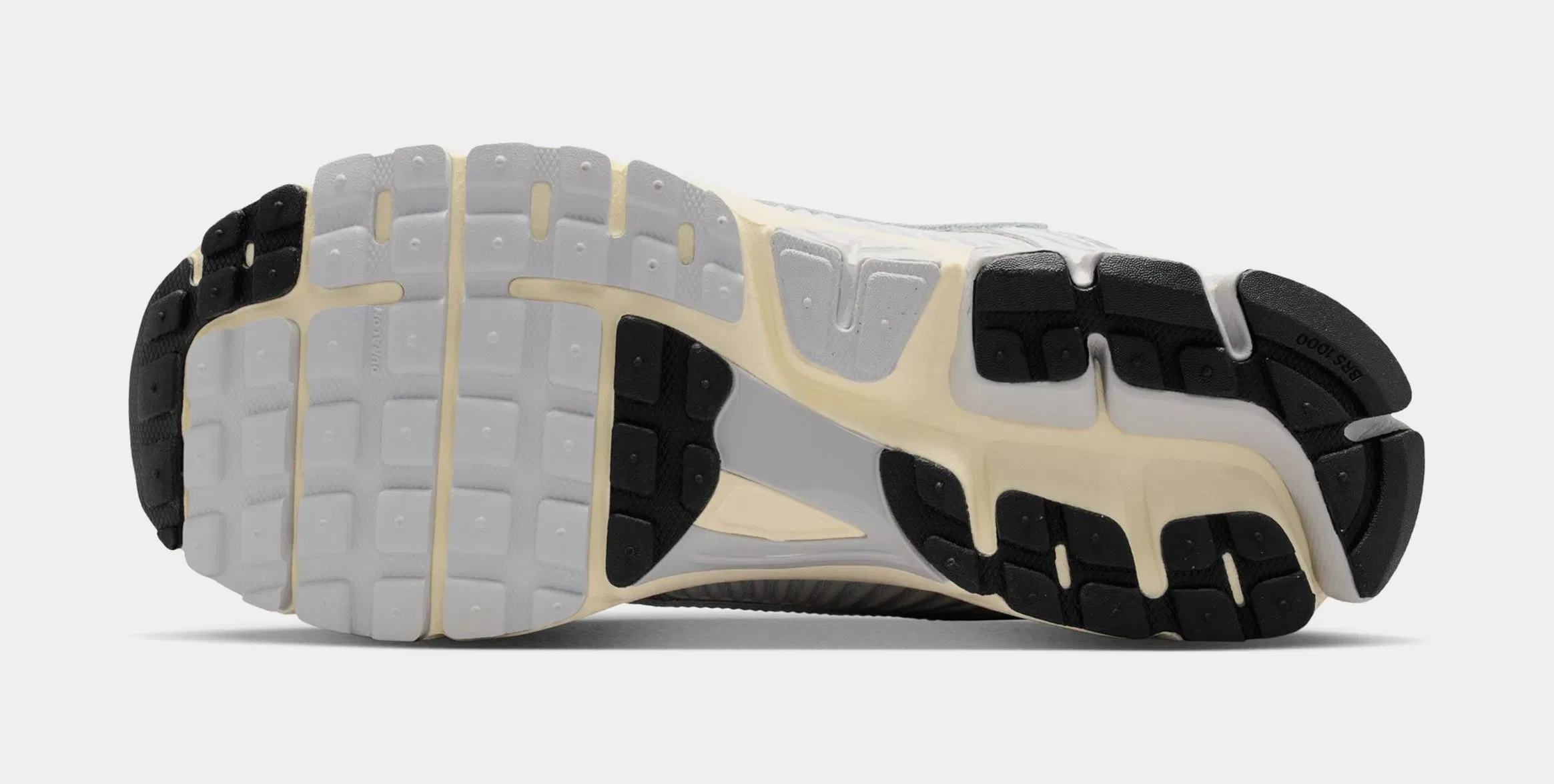 Nike Zoom Vomero 5 Mens Running Shoes (Grey Fog/Metallic Silver/Coconut Milk/Chrome)